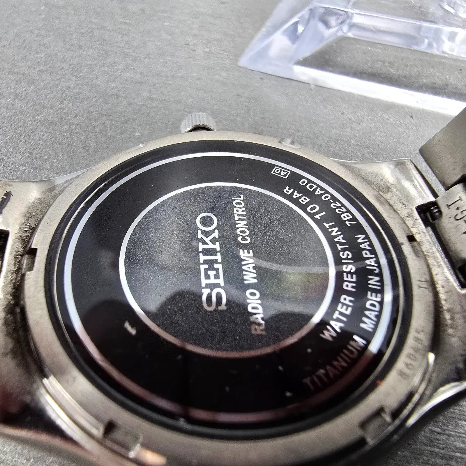 Seiko Solar Watch Men 38mm Silver Dial Titanium Date Atomic 7B22-0AD0 PARTS9