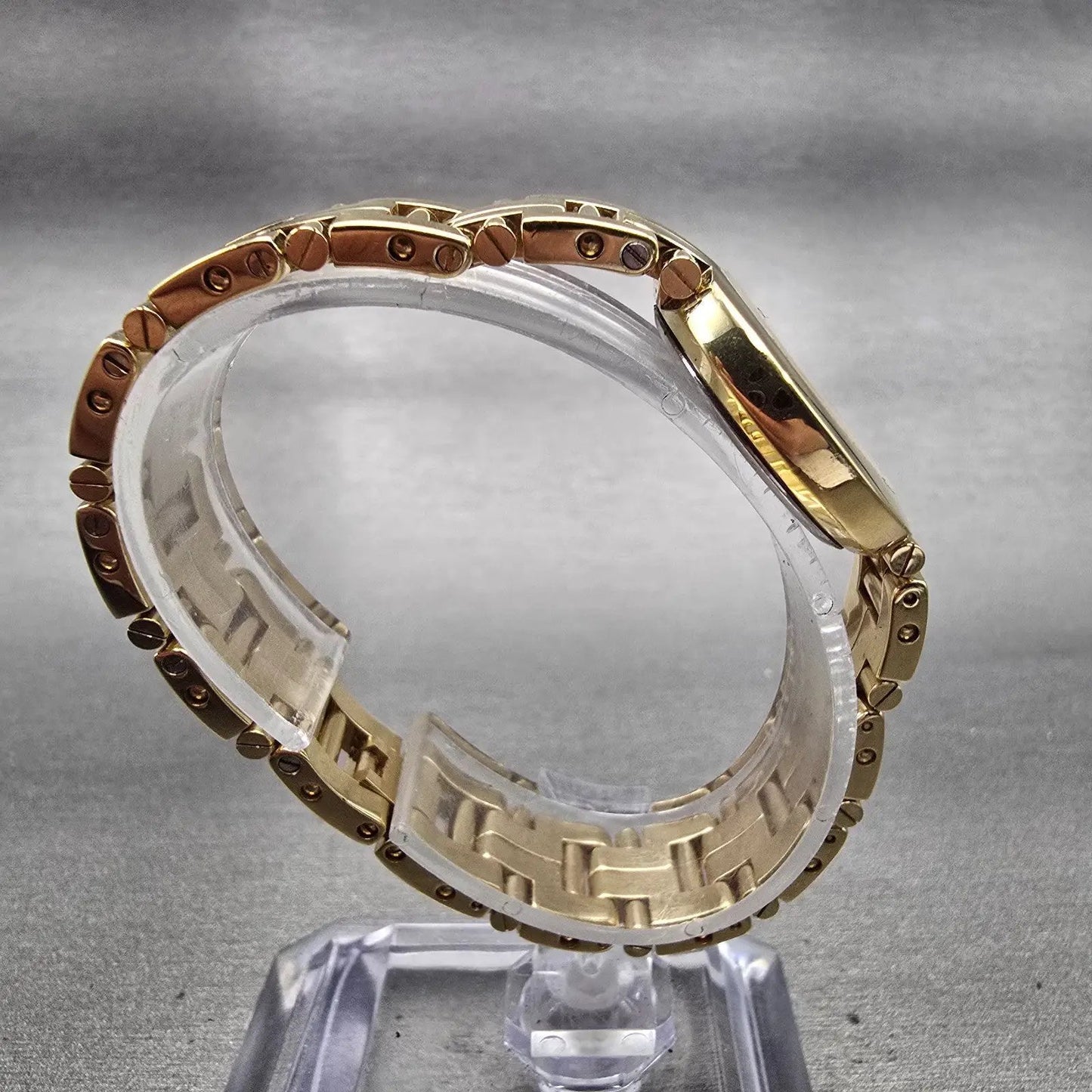 Bulova Watch Women 25mm White Dial Gold Tone Diamond Round 97P29 New Battery8
