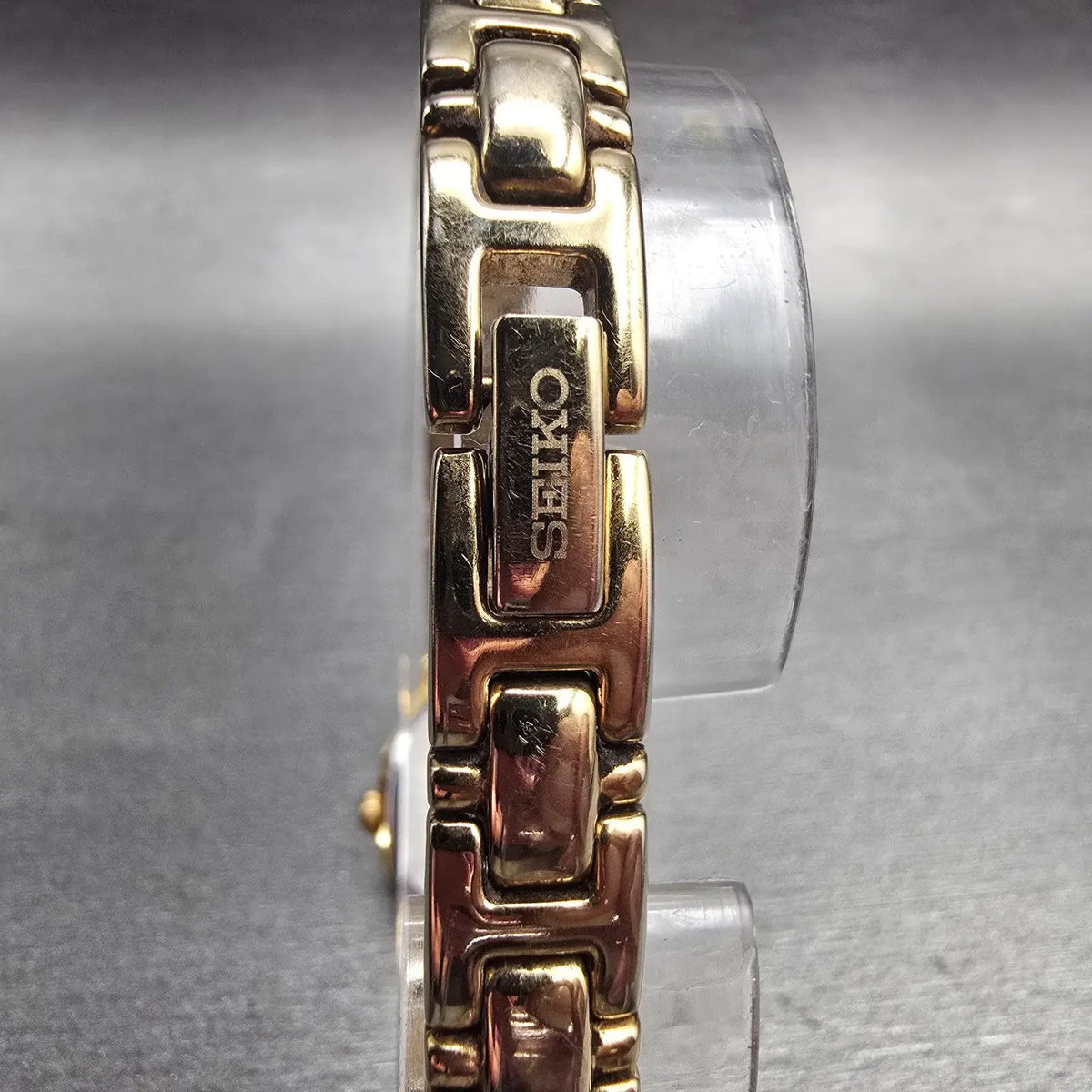 Seiko Watch Women 16mm Black Dial Gold Tone Oval 1N01-0CS0 New Battery Vintage D7