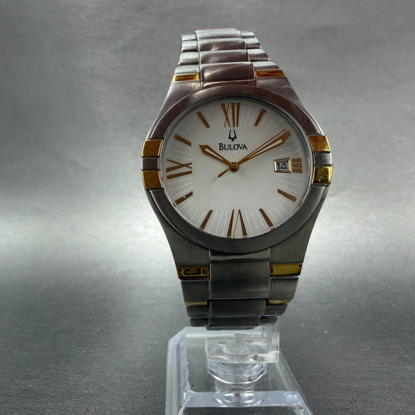 Bulova Watch Men 35mm White Dial Two Tone Date Round 98H04 New Battery5