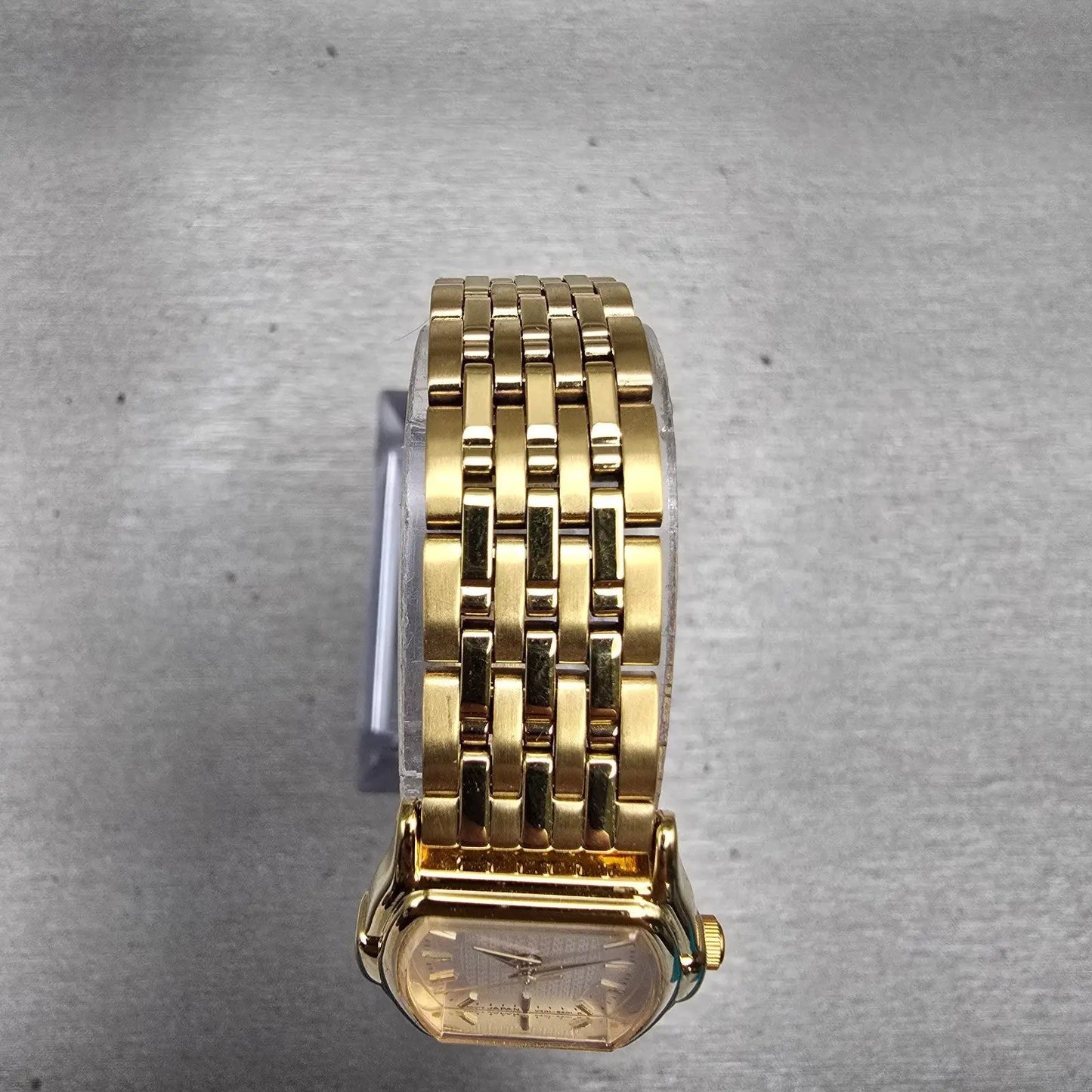 Seiko Watch Women 20mm Silver Dial Gold Tone Oval V401-6250 New Battery Vintage4