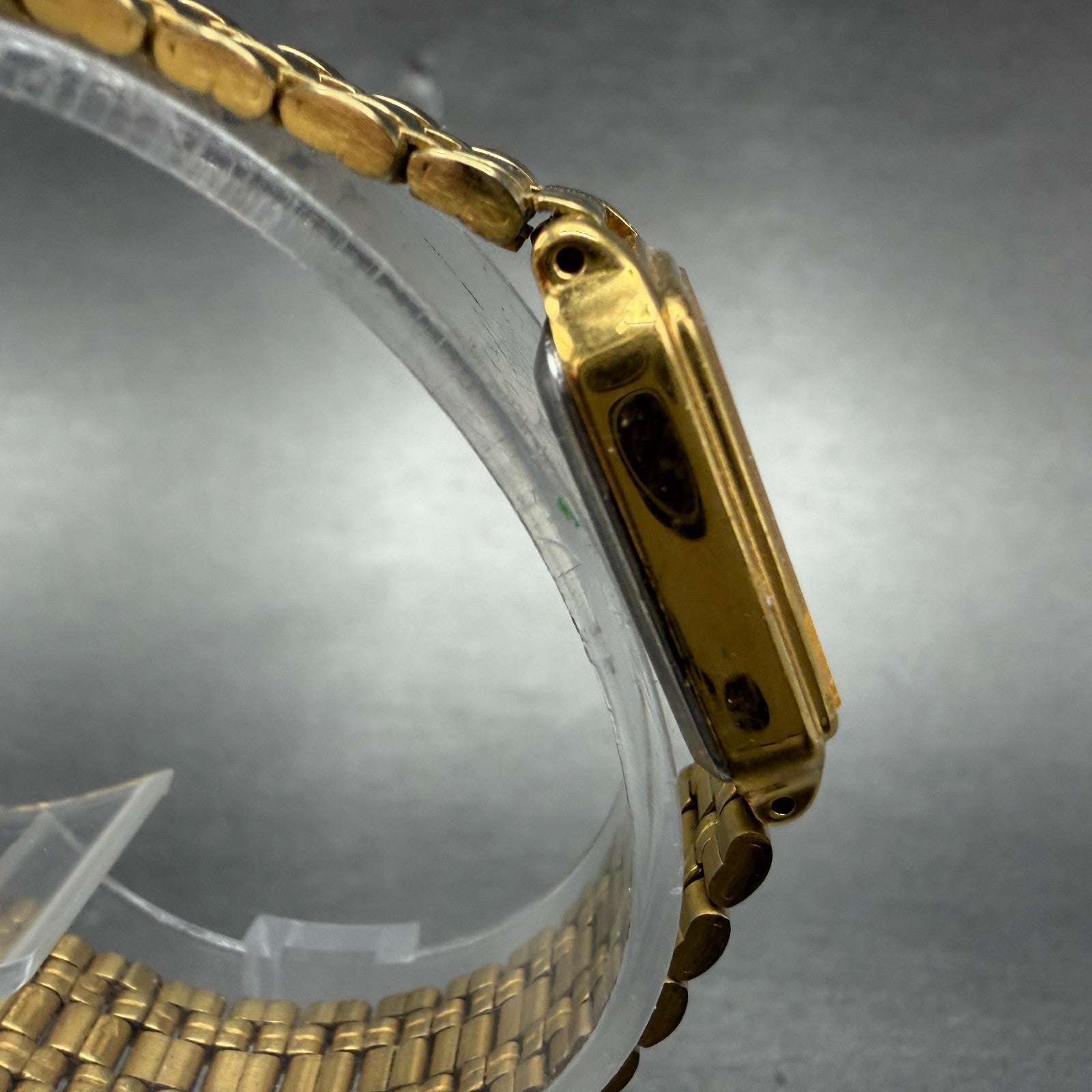 Seiko Tank Watch Women 18mm White Dial Gold Tone Rectangle V401-5129 New Batt NH3