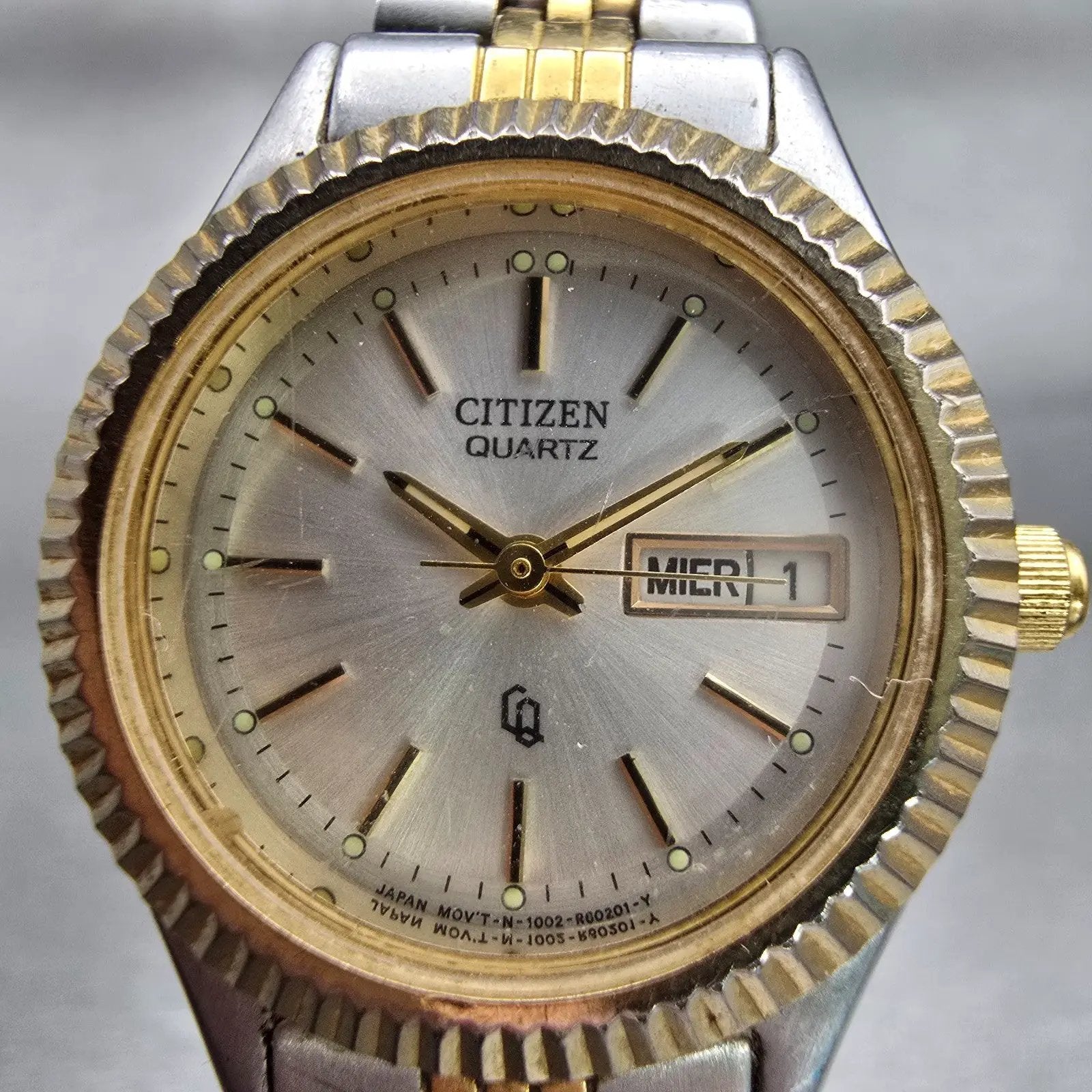 Citizen CQ Watch Women 25mm Silver Dial Two Tone Daydate 1002-R15119 New Battery1