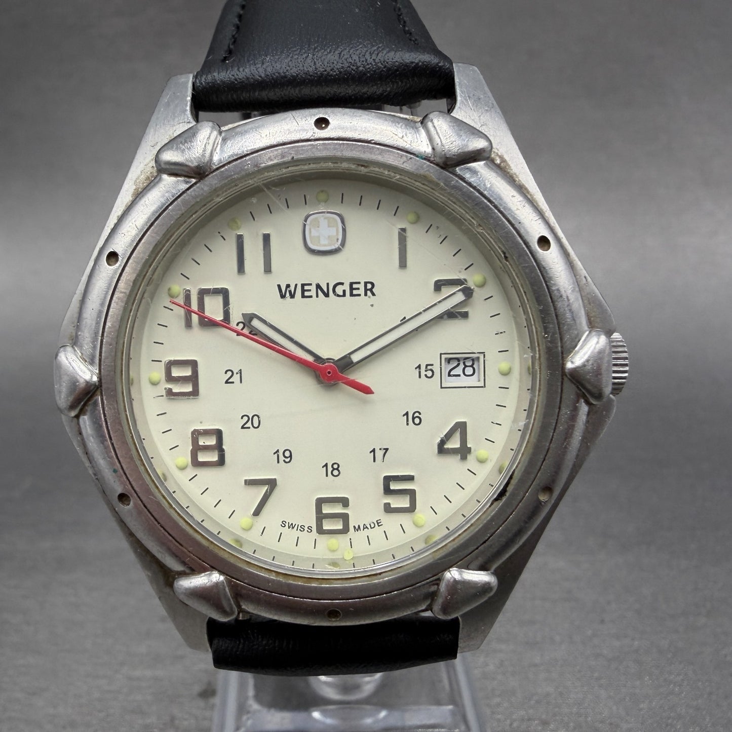 Wenger Watch Men 41mm White Dial Steel Date Round 7311X Band New Battery0