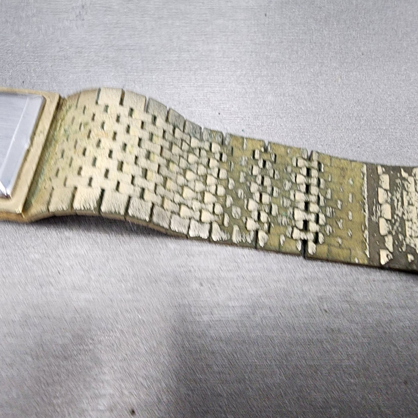 Wittnauer Tank Watch Men 25mm Champagne Dial Gold Tone Rectangle New Battery13