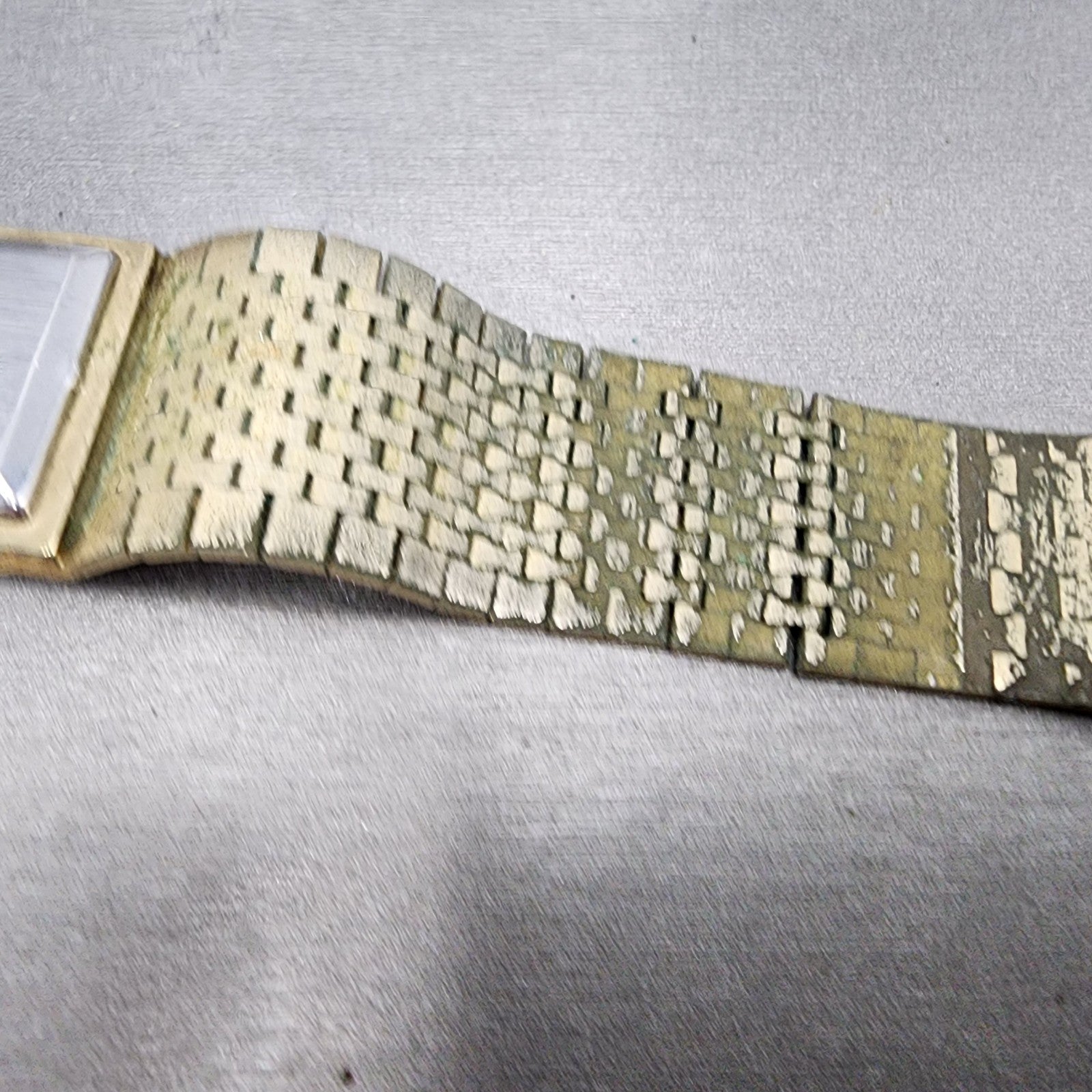 Wittnauer Tank Watch Men 25mm Champagne Dial Gold Tone Rectangle New Battery13