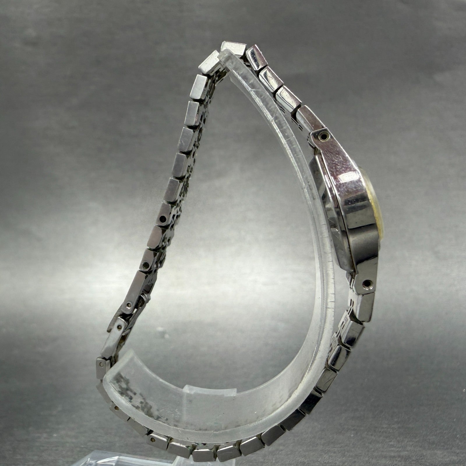 Seiko Watch Women 17mm Silver Dial Silver Tone Oval 1400-7389 New Battery VTG G58