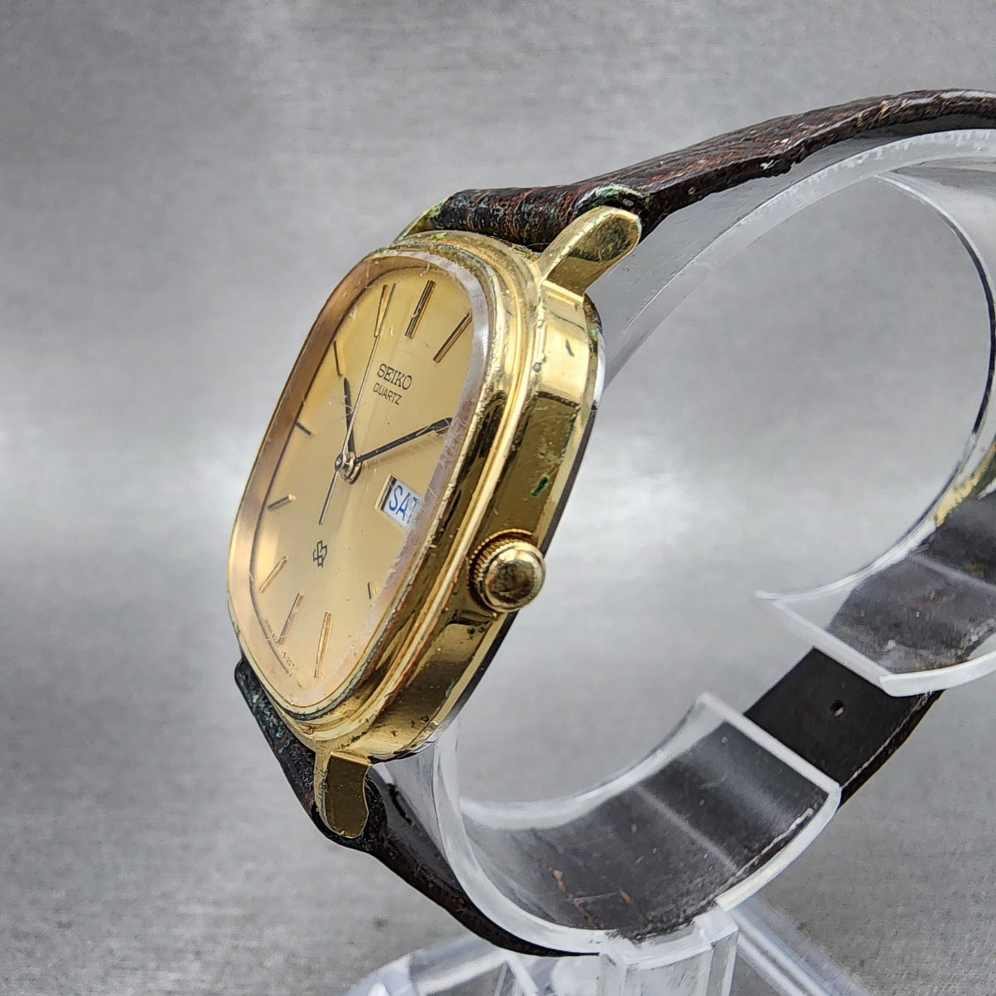 Seiko SQ Watch Men 30mm Champagne Dial Gold Tone Daydate 82235120 New Battery2