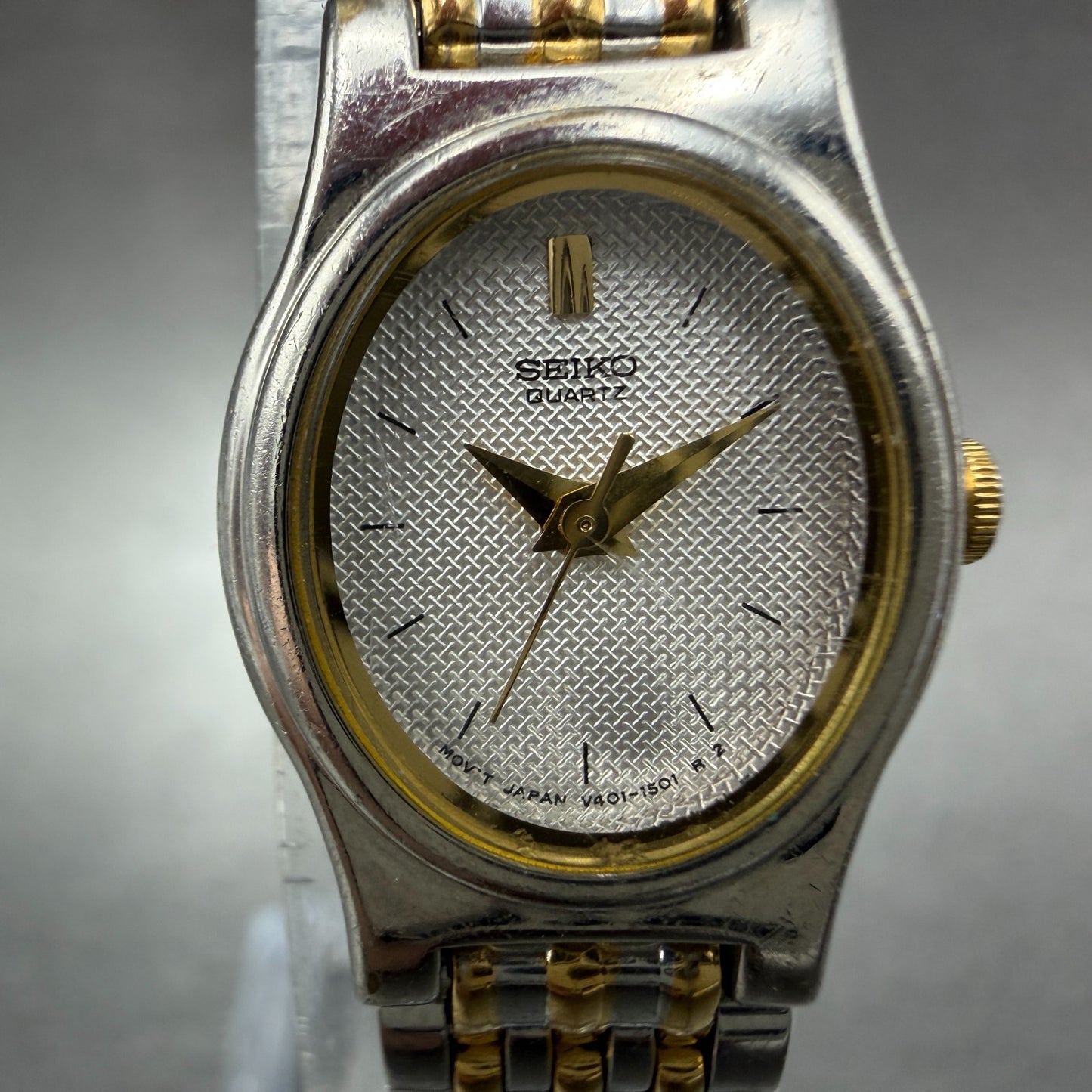 Seiko Watch Women 18mm White Dial Two Tone Oval V401-5228 New Battery Vintage AP1