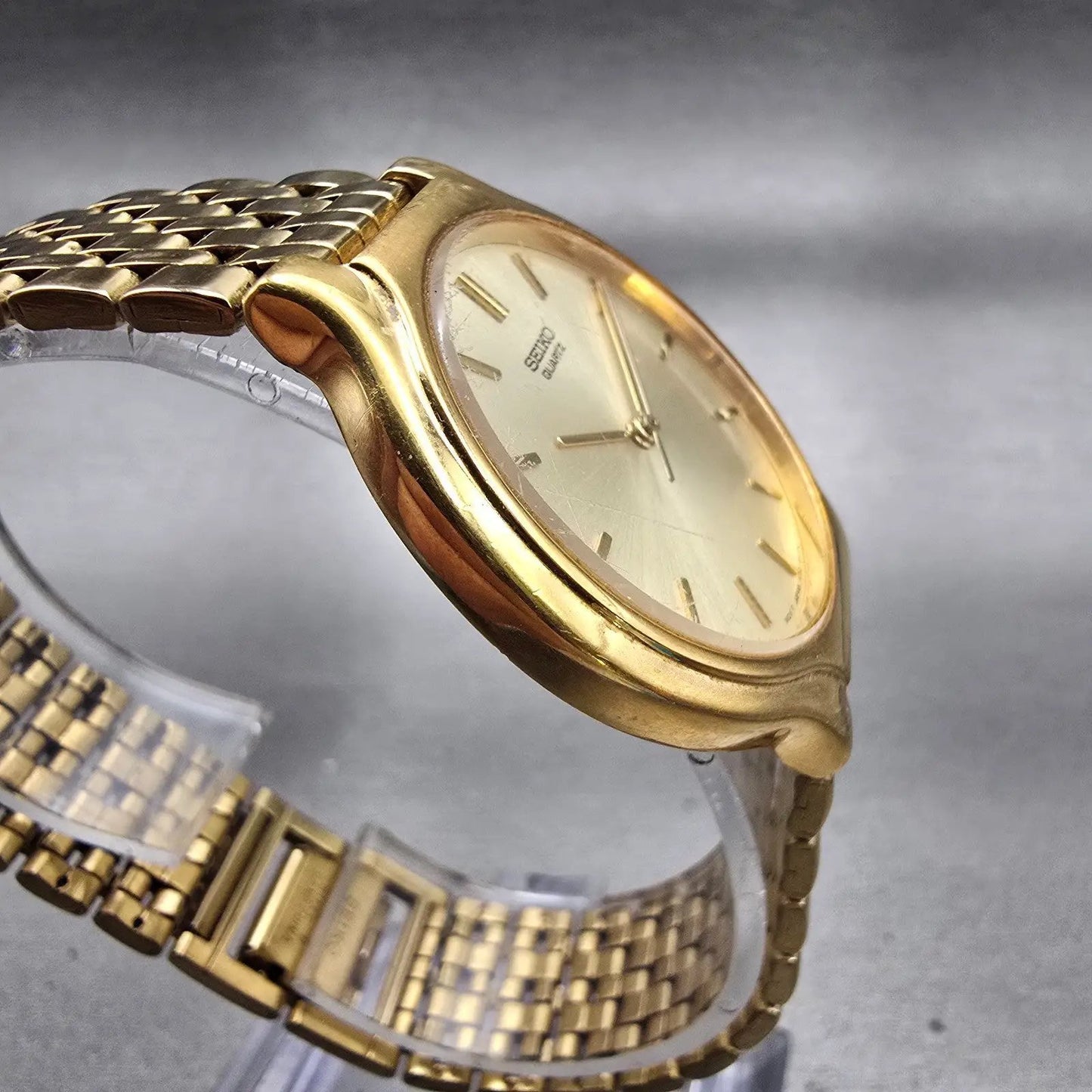 Seiko Watch Men 34mm Champagne Dial Gold Tone Round V701-6K69 New Battery VTG3