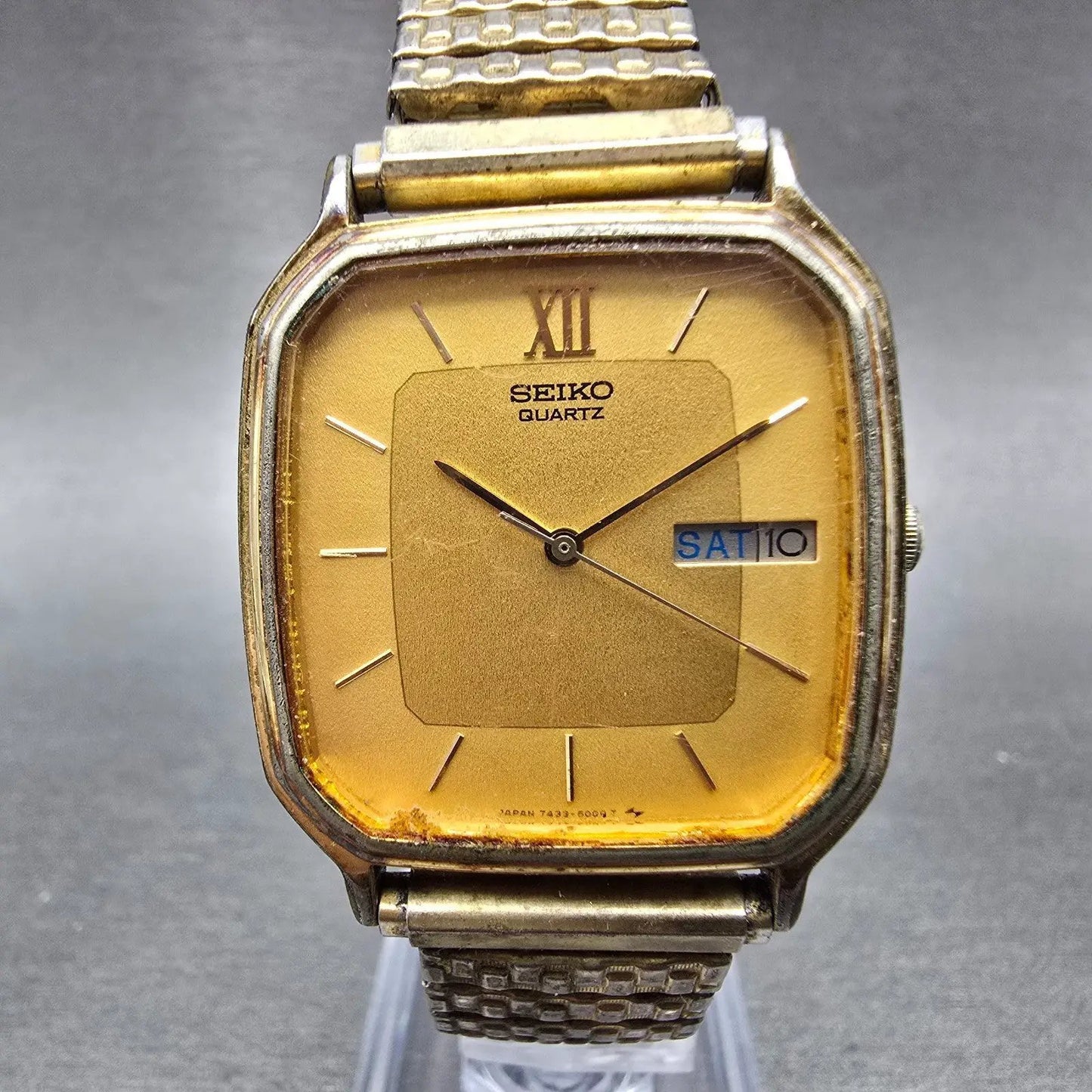 Seiko Watch Men 30mm Gold Dial Gold Tone Rectangle 7433-5009 PARTS Vintage0