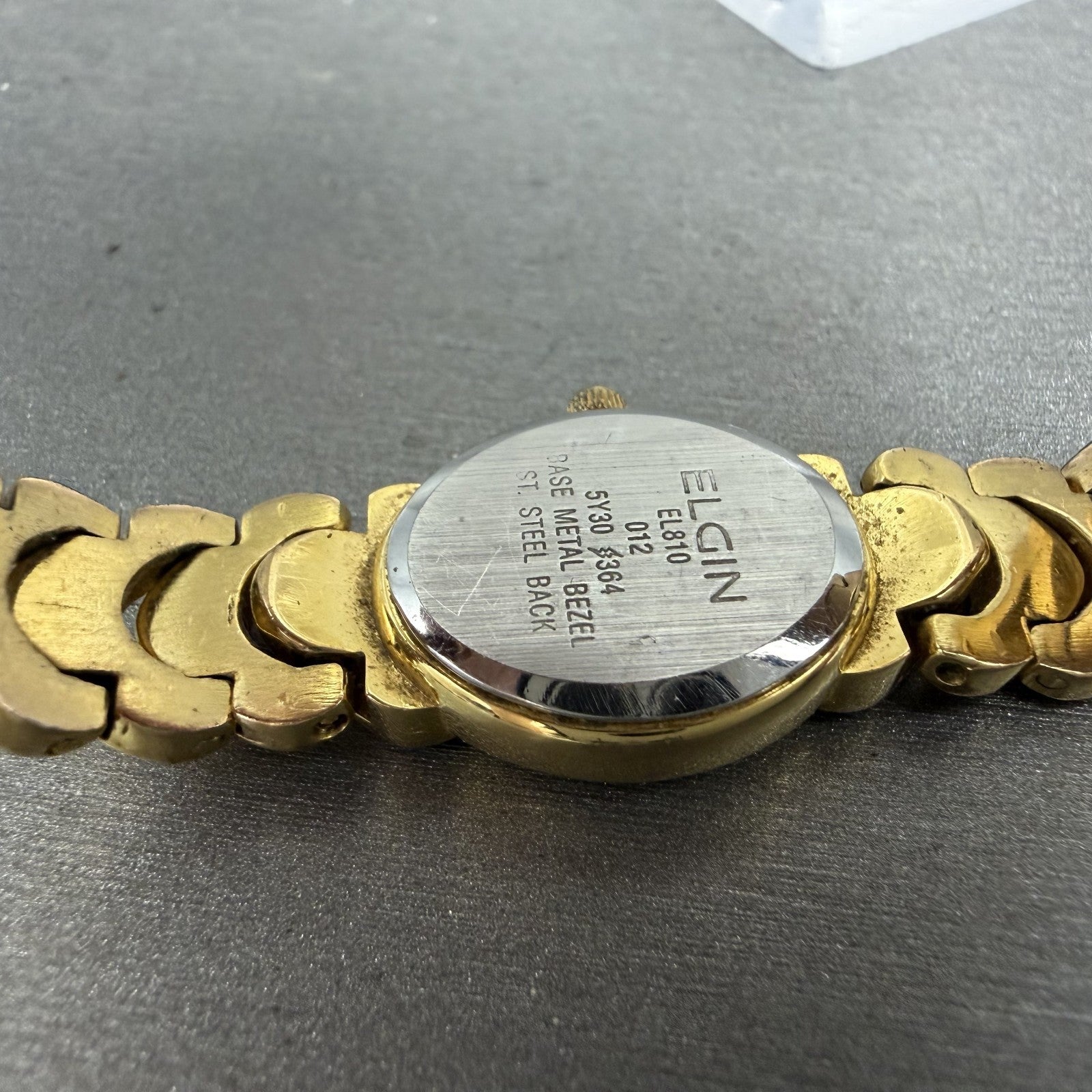 Elgin Watch Women 17mm Green Dial Gold Tone Oval New Battery 5Y309