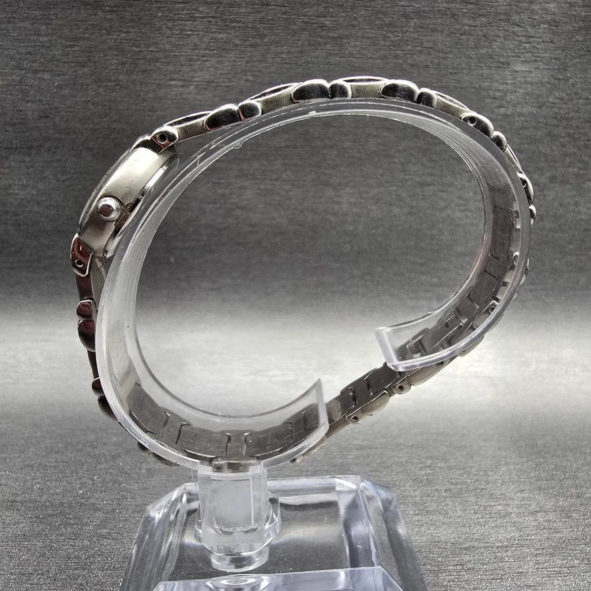 Bulova Womens Watch 20mm MOP Dial Silver Tone Round 96L90 Bracelet New Battery6