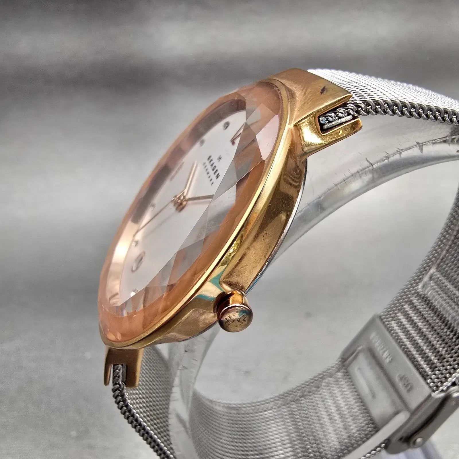 Skagen Leonora Watch Women 35mm Silver Dial Gold Tone Date Round 456LRS New Batt2