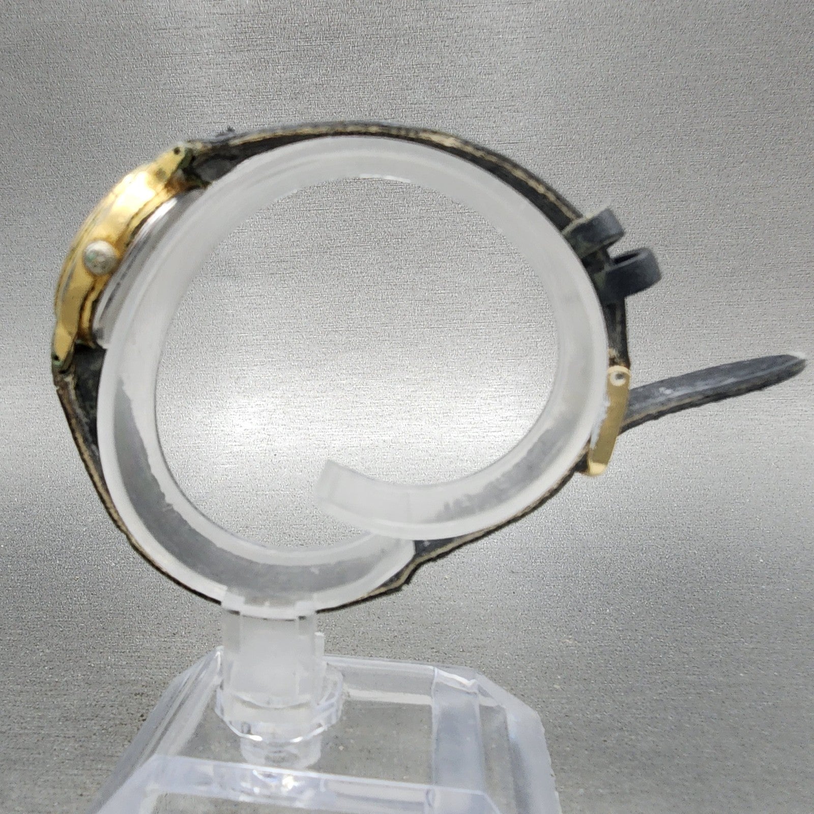 Rioch Watch Women 24mm White Dial Gold Tone Round New Battery Vintage6