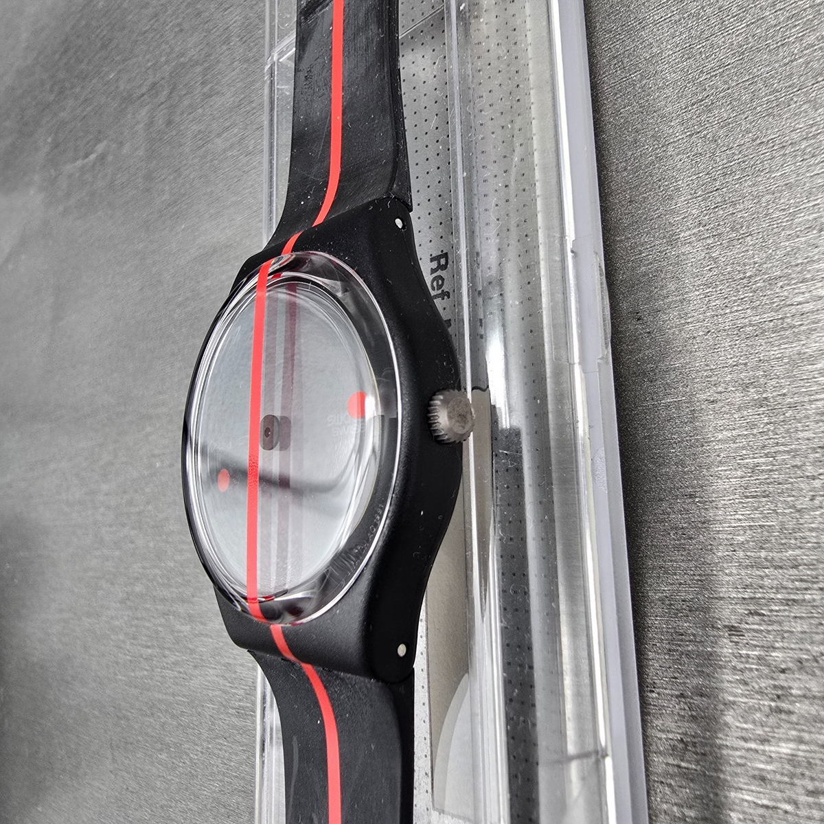 Swatch 360 Rouge Sur Blackout Watch Men 34mm Black Dial GZ119 New Battery NOS4