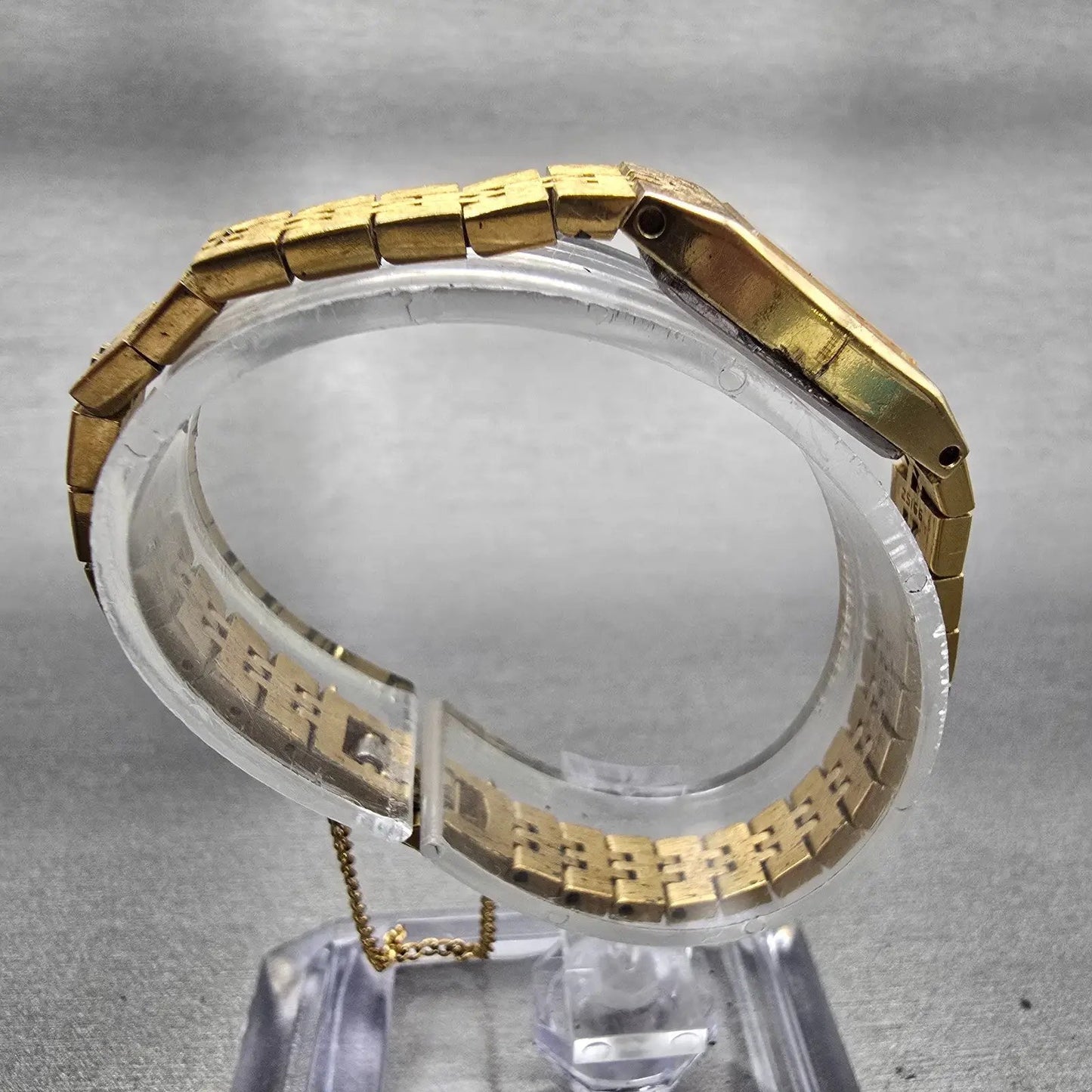 Seiko Watch Women 12mm Gold Dial Gold Tone Rectangle 2E20-5559 New Battery VTG8