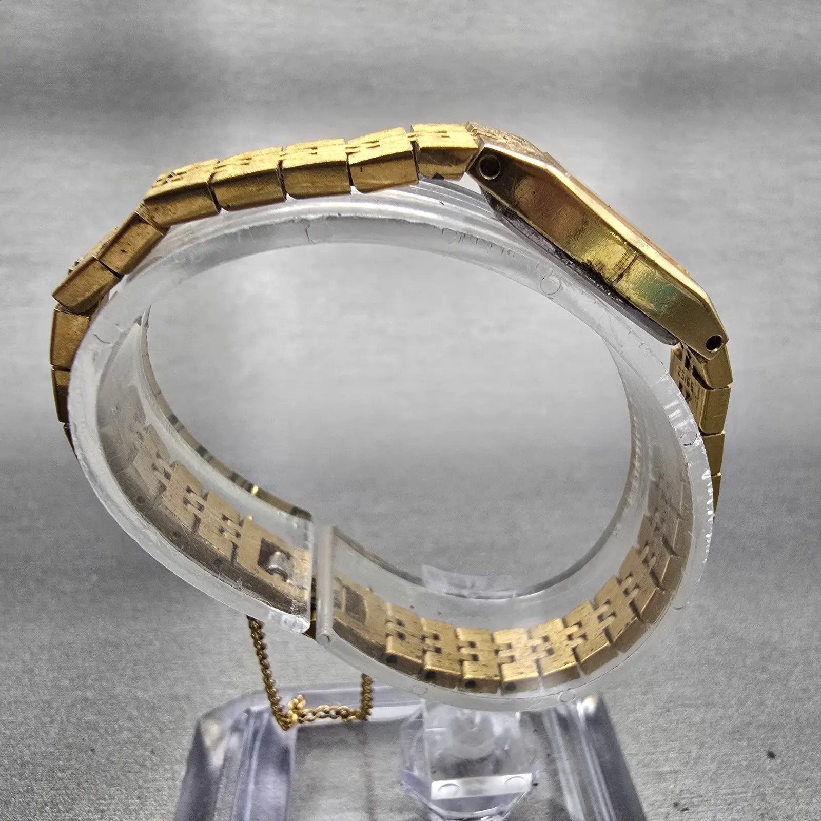 Seiko Watch Women 12mm Gold Dial Gold Tone Rectangle 2E20-5559 New Battery VTG8