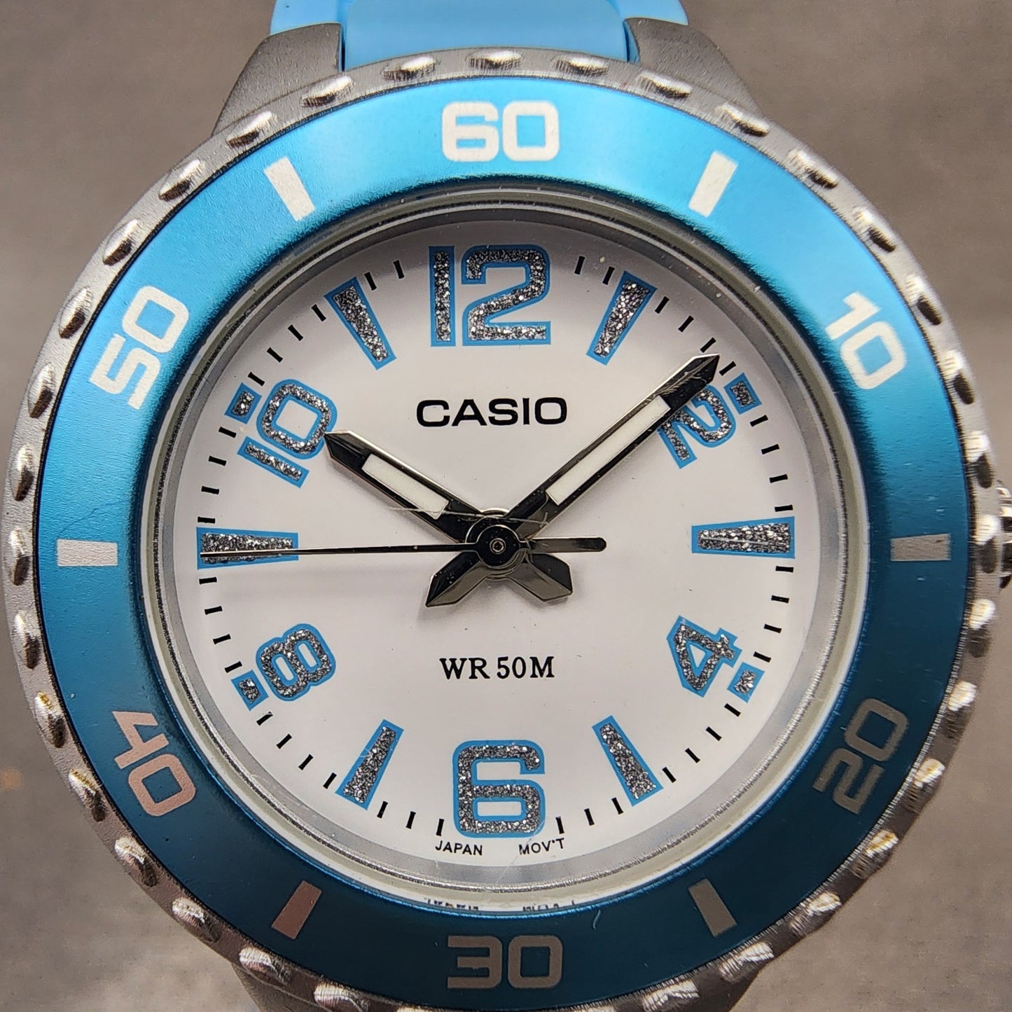 Casio Dive Watch Women 32mm White Dial Silver Tone Round LTP1331 New Battery2