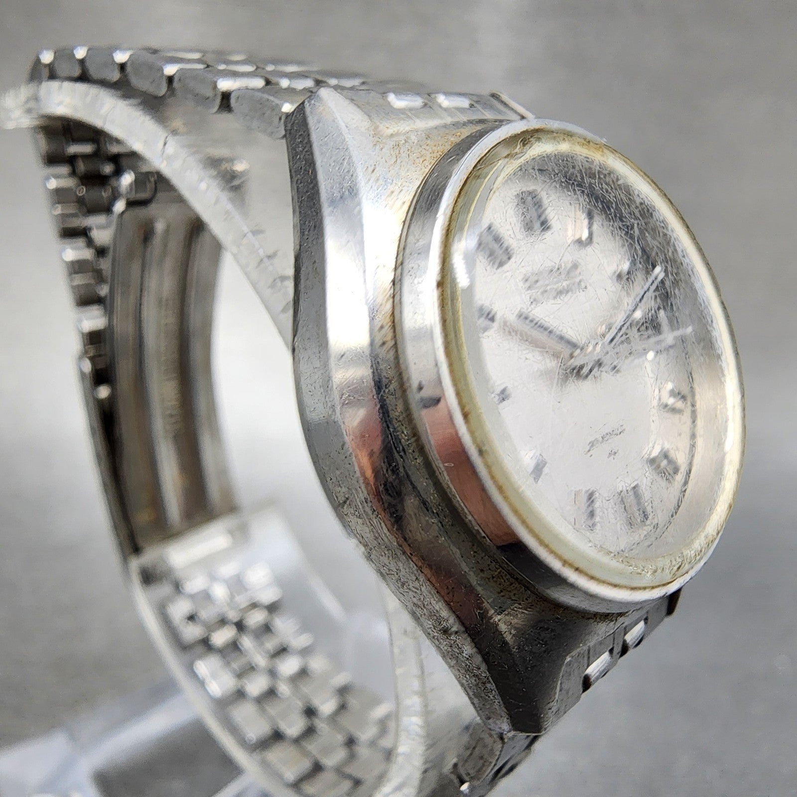 Seiko Automatic Watch Women 25mm Silver Dial Silver Tone Daydate 22060180 Runs2