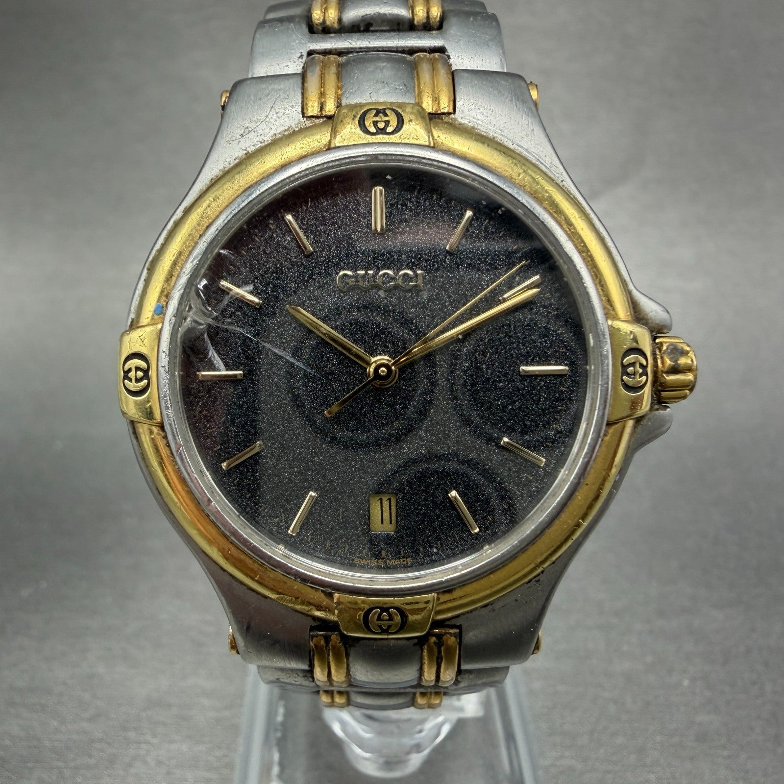 Gucci 9040M Watch Men 35mm Gray Dial Two Tone Date NO BACK PARTS New Battery0