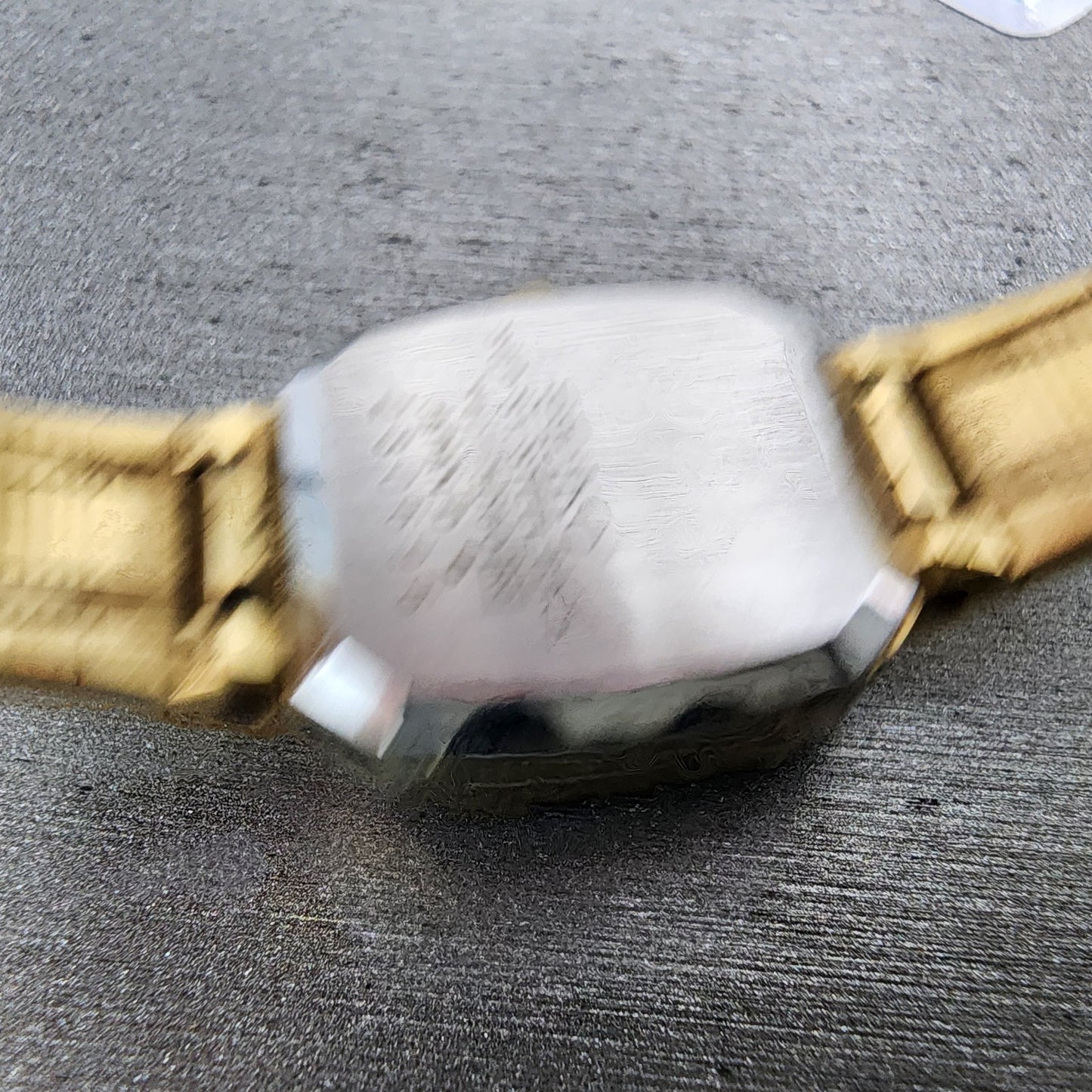 Seiko Watch Women 19mm Champagne Dial Gold Tone Rectangle 54215060 New Batt9