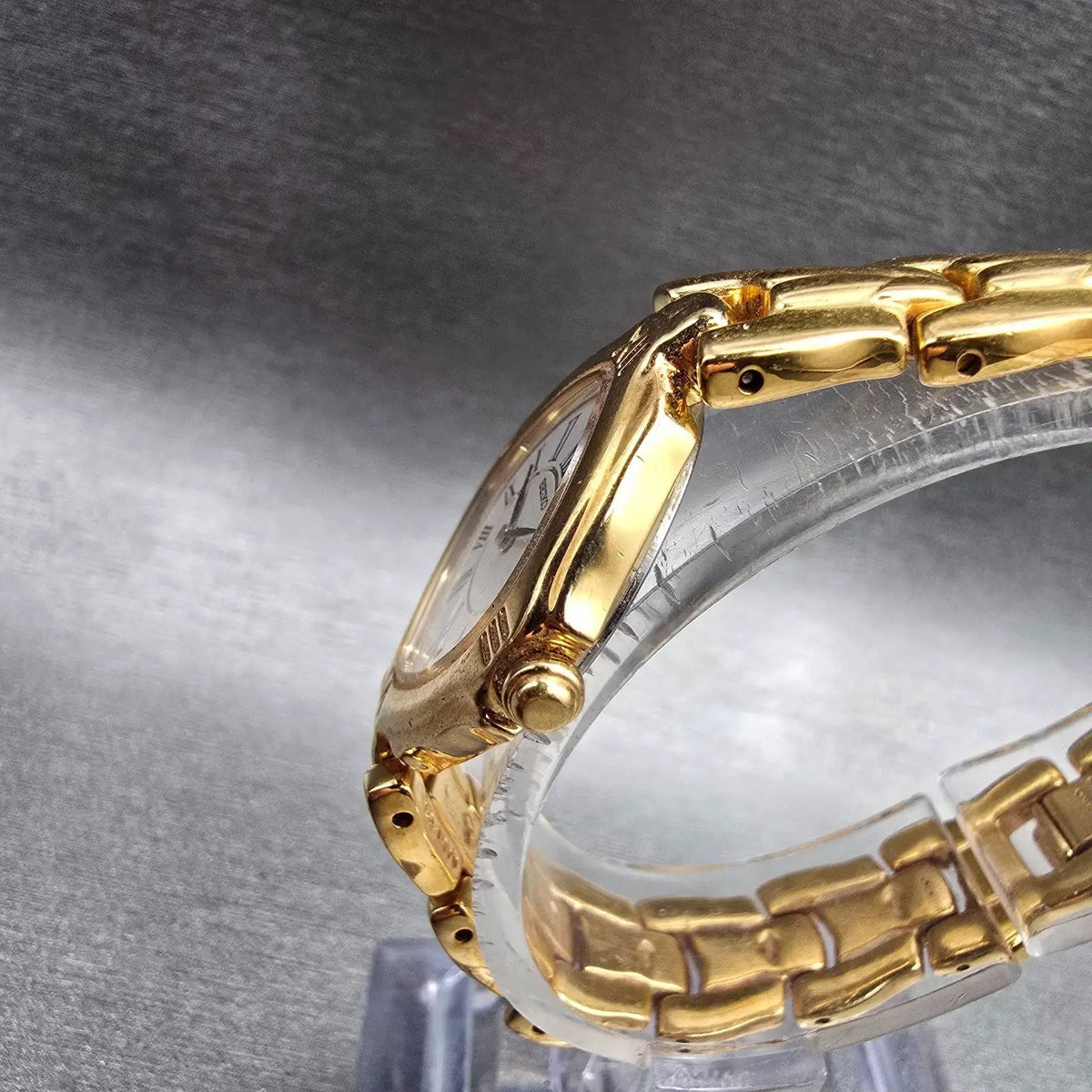 Seiko Watch Women 22mm White Dial Gold Tone Oval 1N01-6E90 New Battery Vintage2