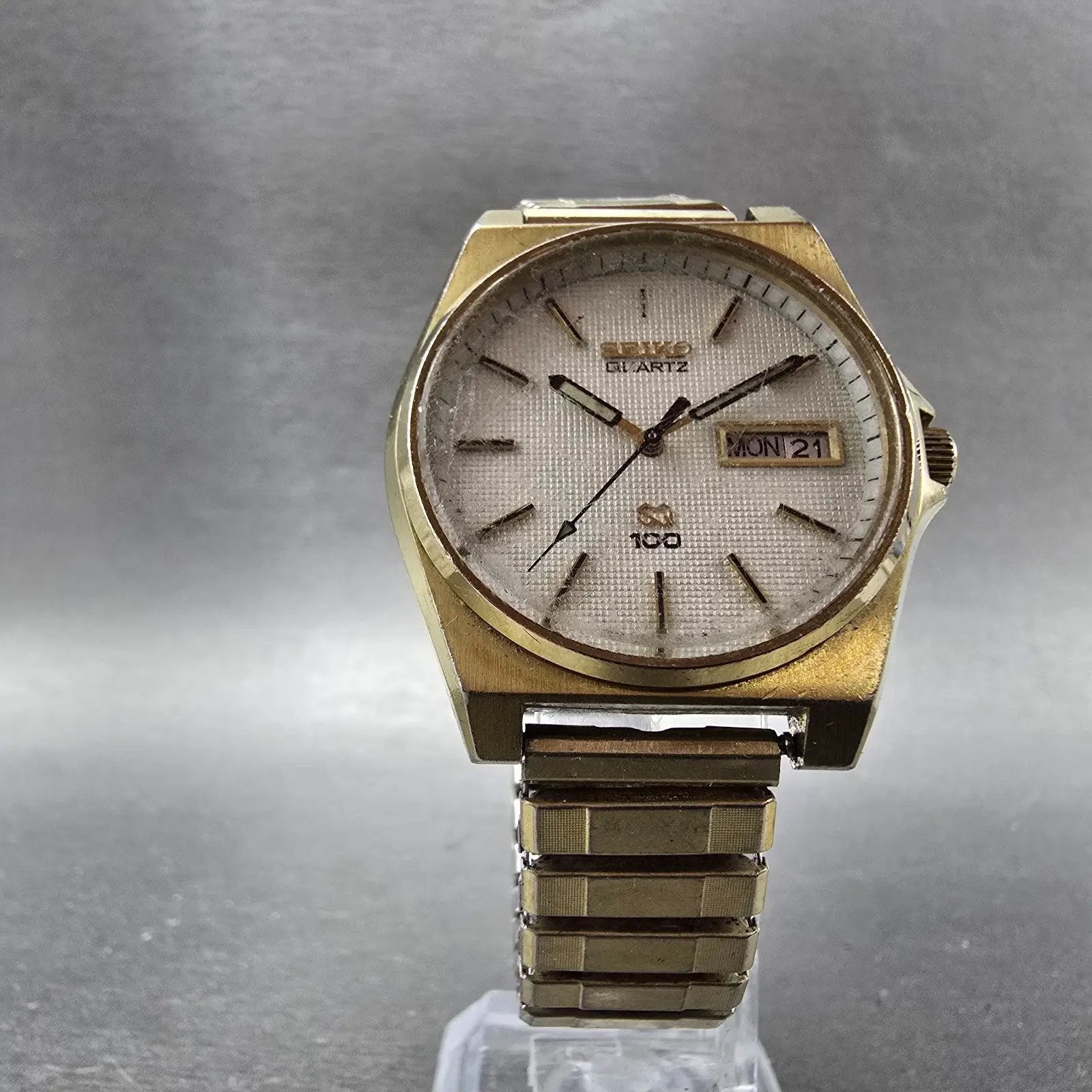 Seiko Watch Men 34mm Silver Dial Gold Tone Daydate Round 6923-8010 PARTS Vintage7
