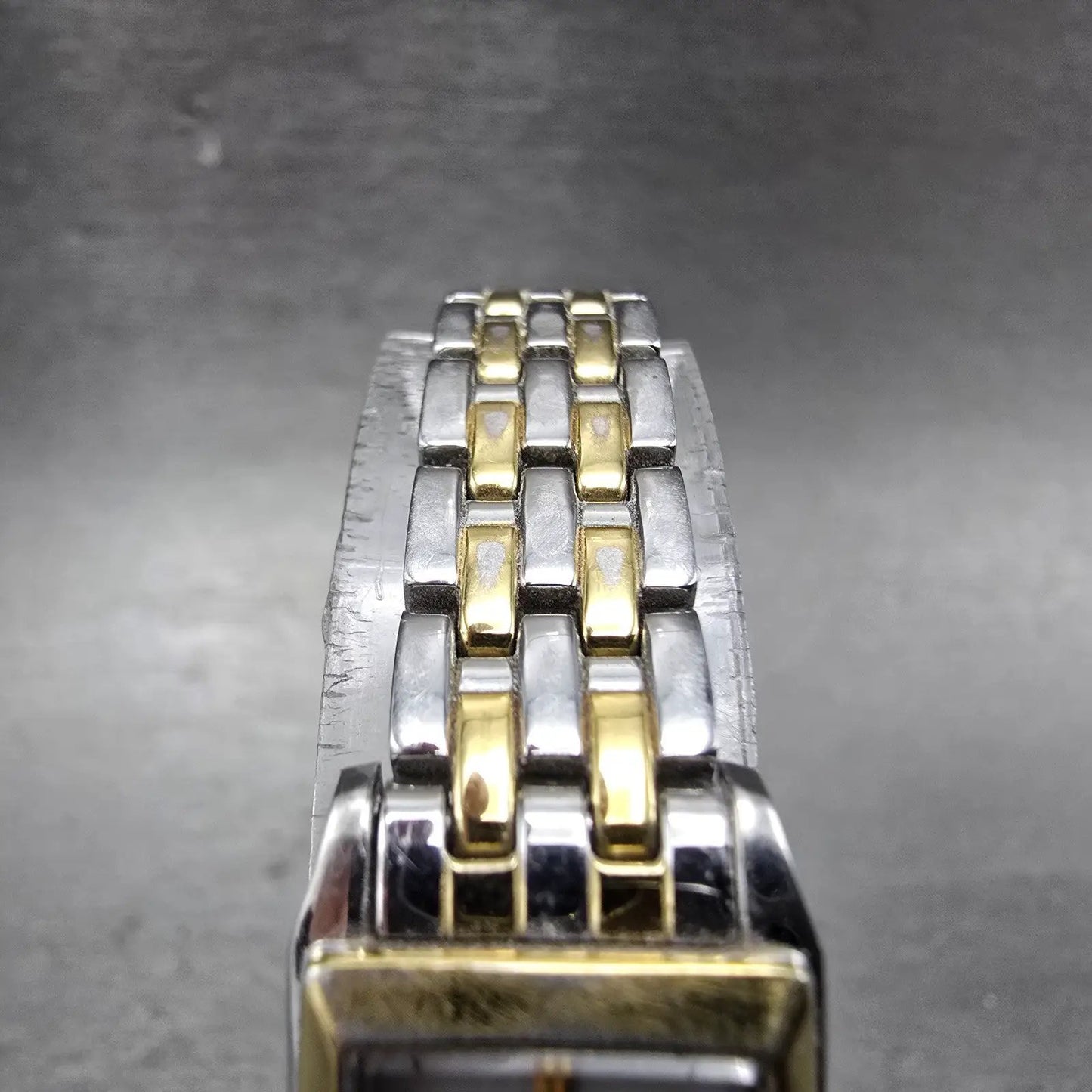 Seiko Solar Tank Watch Women 15mm White Dial Two Tone Rectangle V116-0AA0 WorksL4