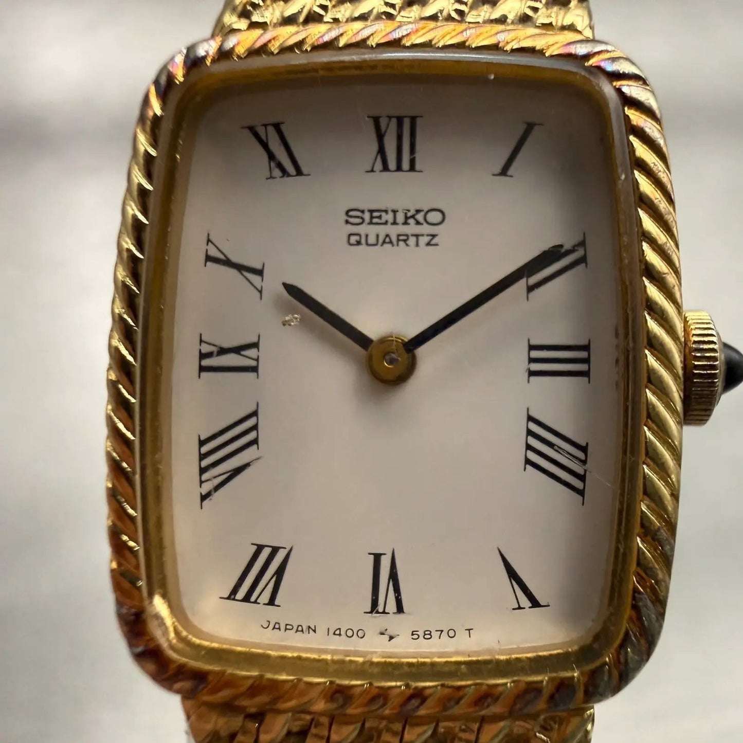 Seiko Tank Watch Women 17mm White Dial Gold Tone Rectangle 1400-8210 New Battery1