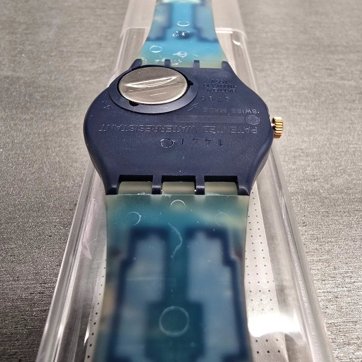Swatch Blue Flamingo Watch Men 34mm Blue Dial Black Case GN114 New Battery NOS14