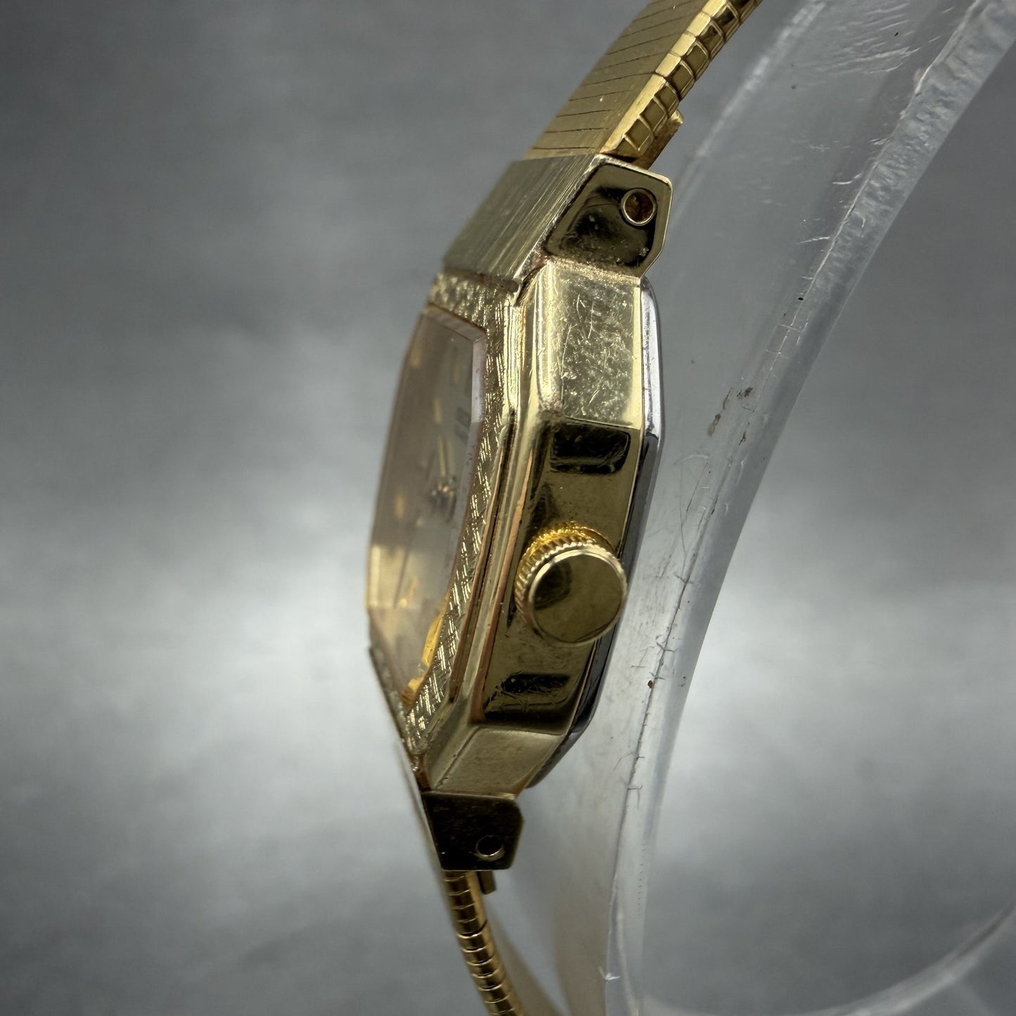 Seiko Watch Women 16mm Champagne Dial Gold Tone Octagon 2Y015059 New Battery2