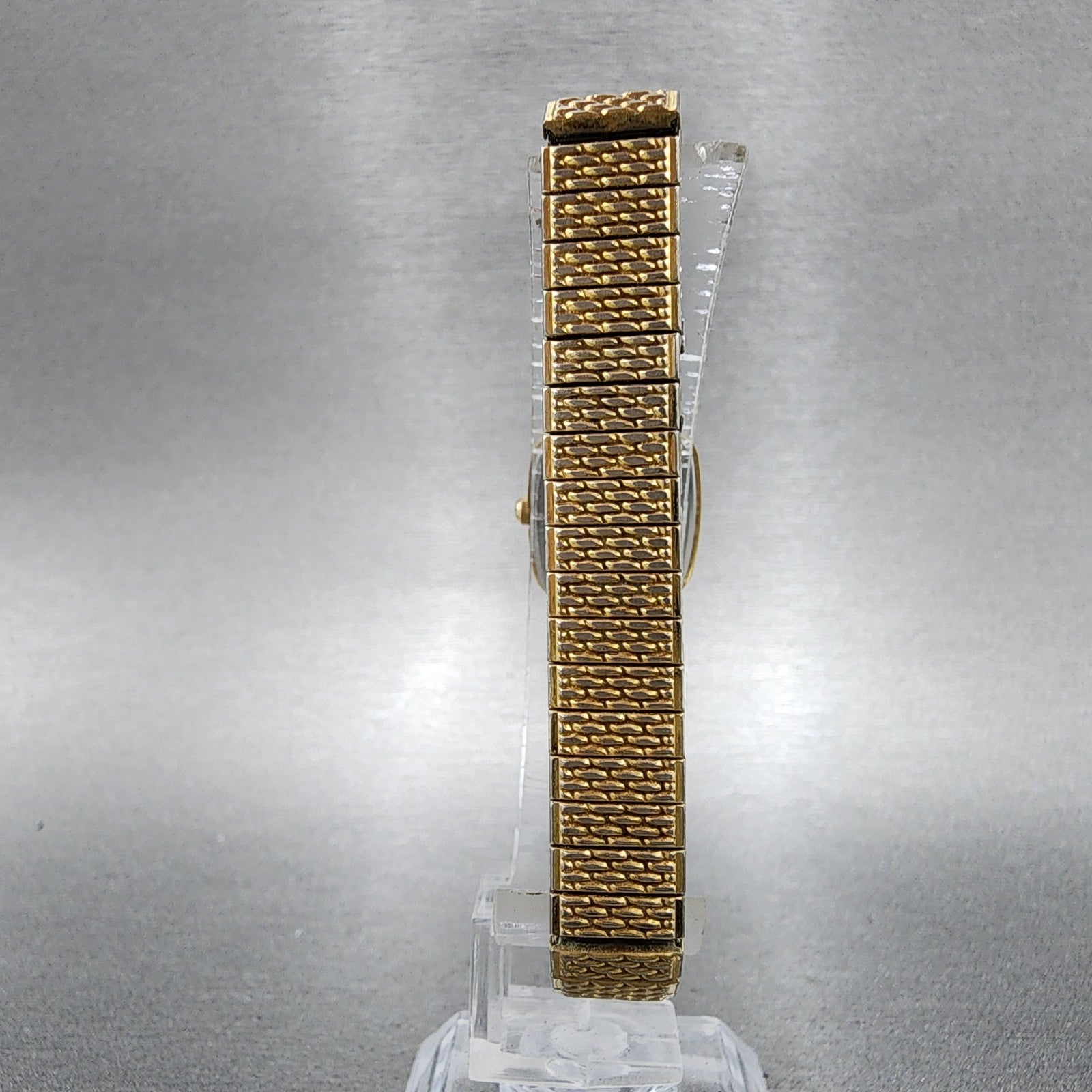 Seiko Watch Women 17mm Champagne Dial Gold Tone Rectangle 2y005b49 New Battery7