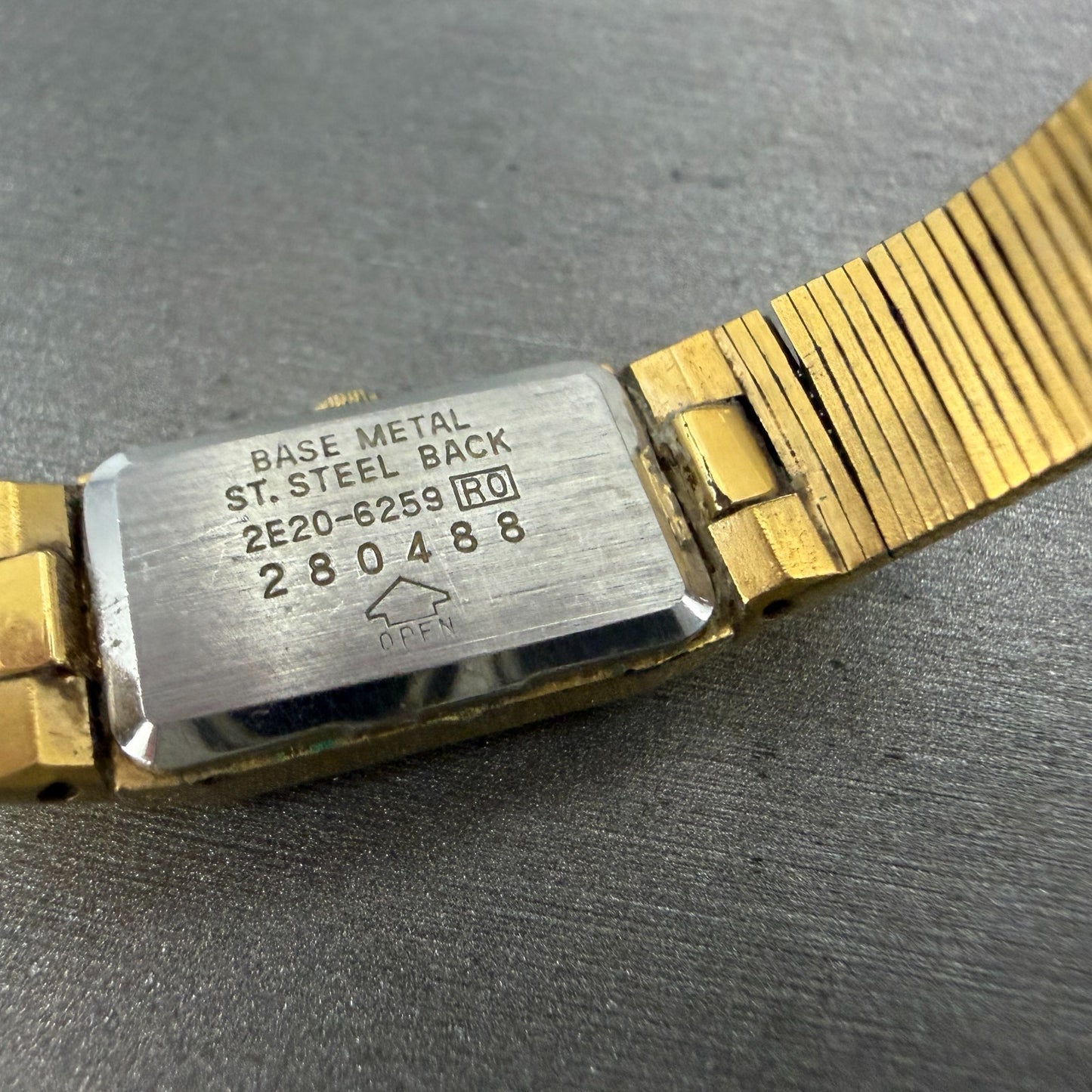 Seiko Tank Watch Women 12mm Champagne Dial Gold Tone 2e20-6259 New Battery JKBK89