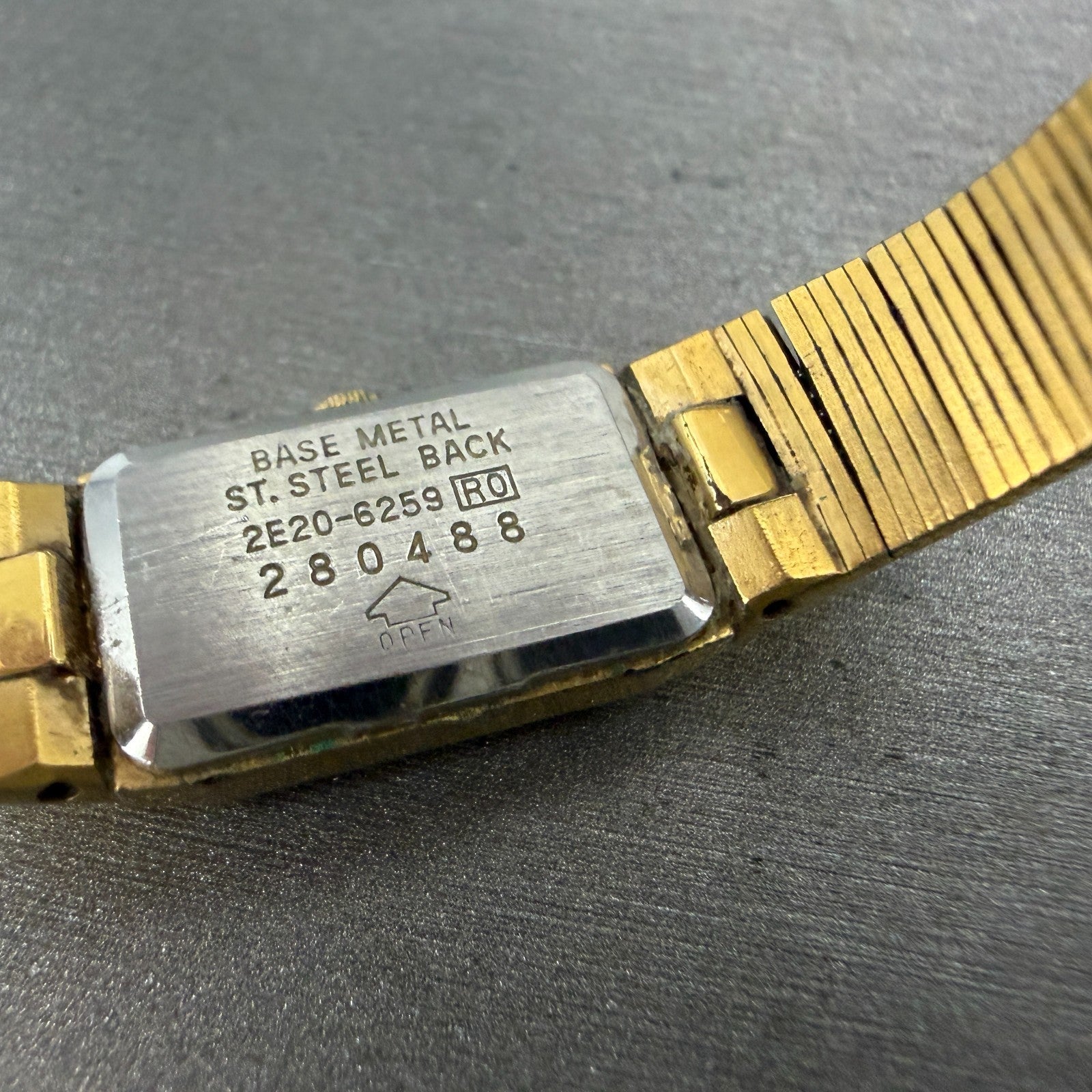 Seiko Tank Watch Women 12mm Champagne Dial Gold Tone 2e20-6259 New Battery JKBK89