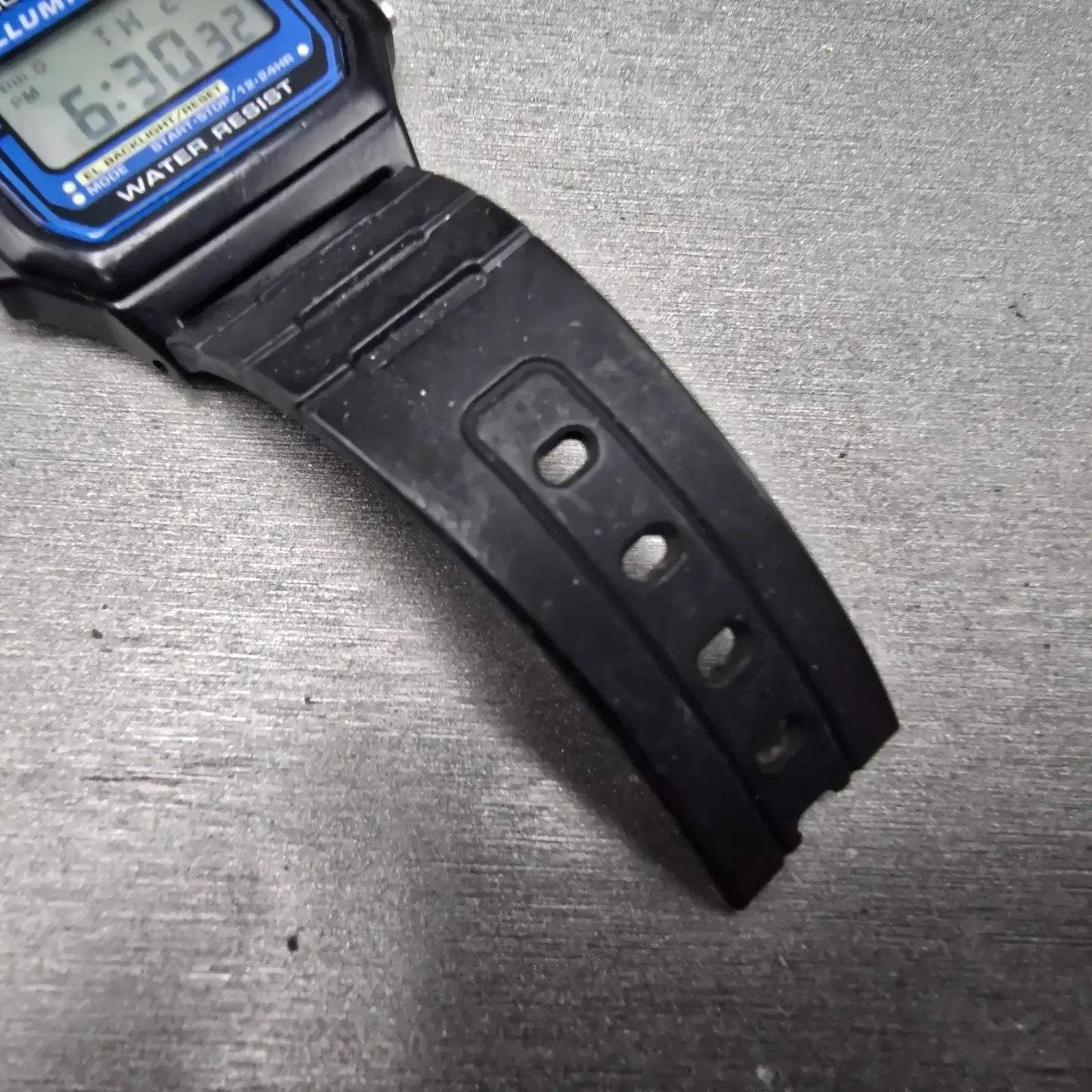 Casio F-105 Watch Men 36mm Digital Black Tone Alarm Chrono 3298 New Battery6