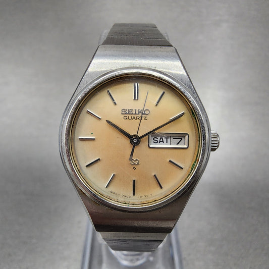 VTG Seiko SQ Watch Women Two Tone Silver Dial Daydate 24mm Round 7903-0029 Runs