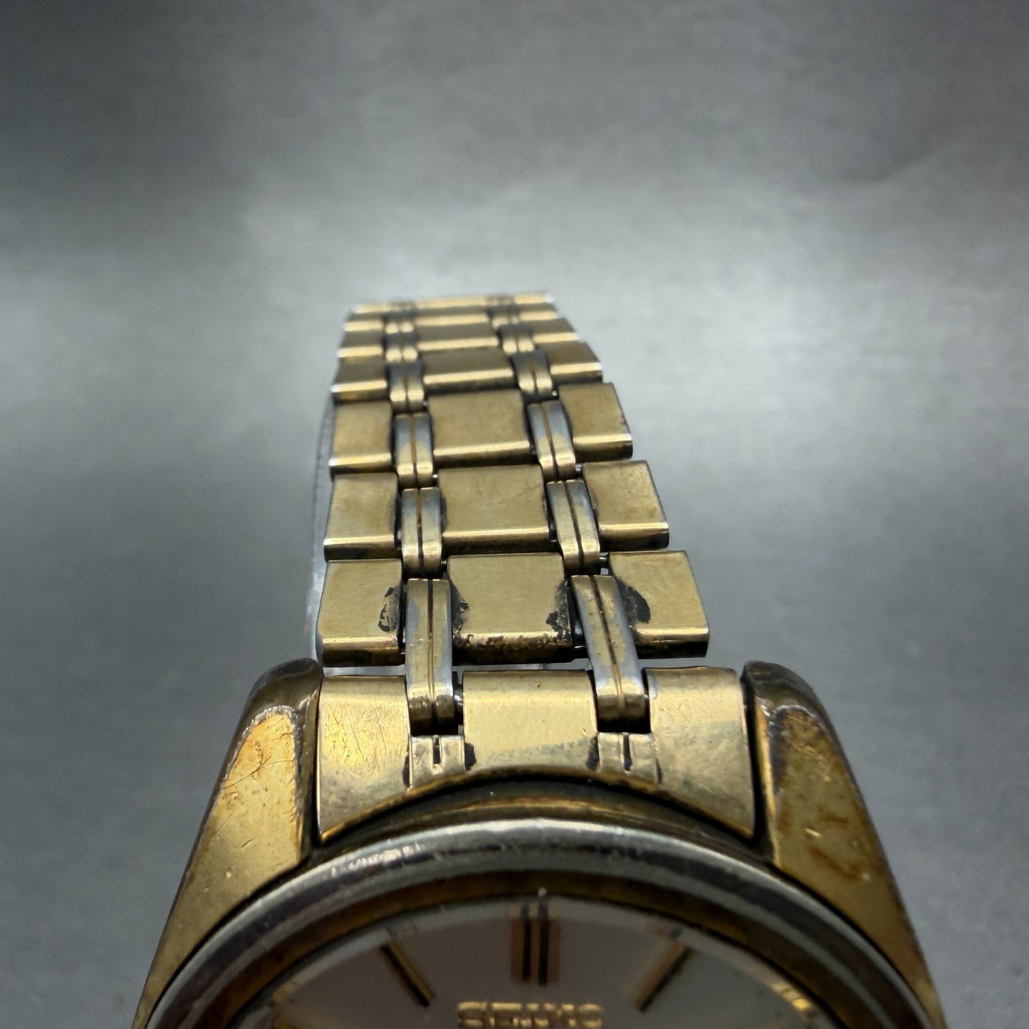 Seiko 5 Actus Watch Men 37mm Silver Dial Gold Tone Daydate 7019-7040 PARTS VTG5
