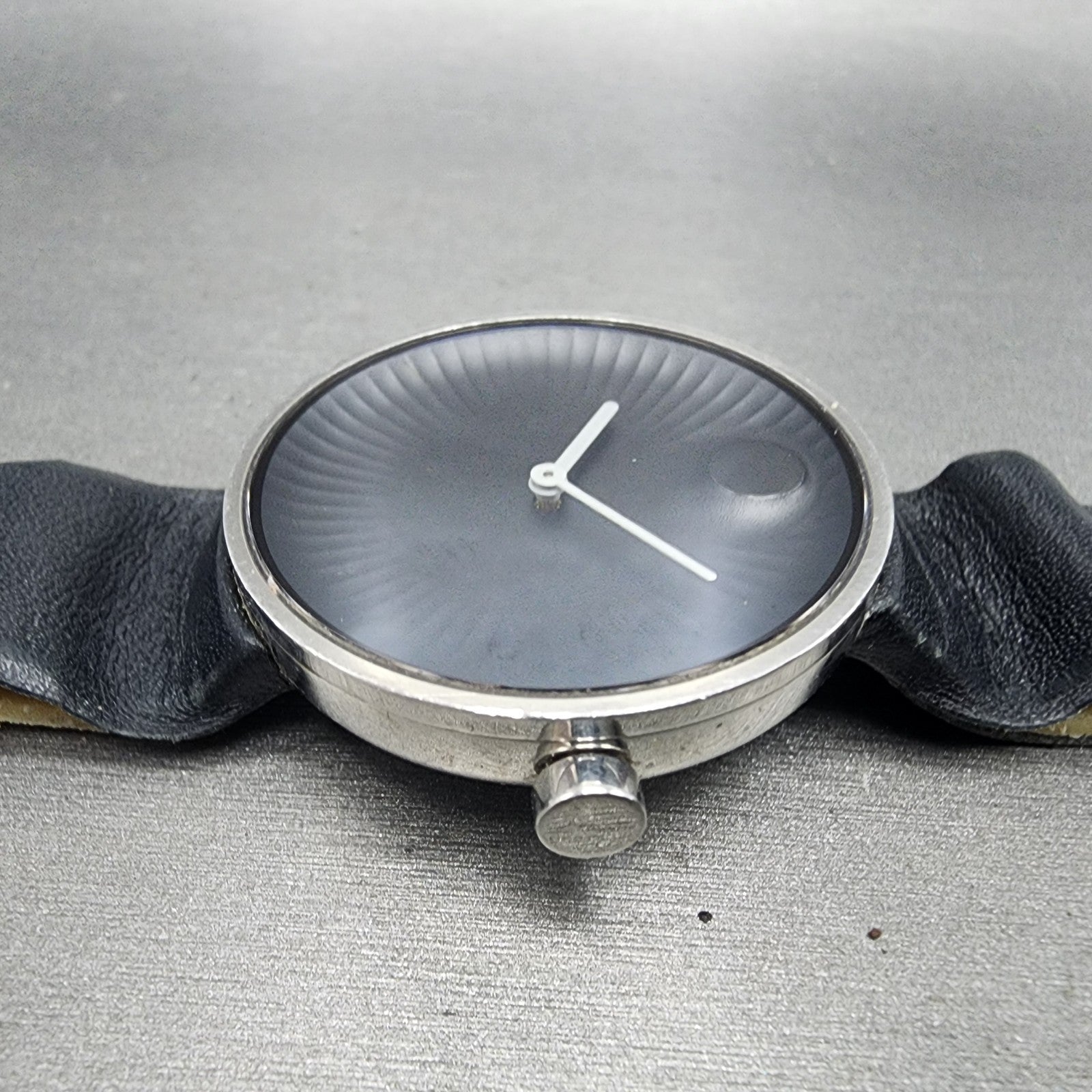 Movado Edge Watch Men 40mm Black Dial Silver Tone Round MO.02.1.14.6186 READ!!!3