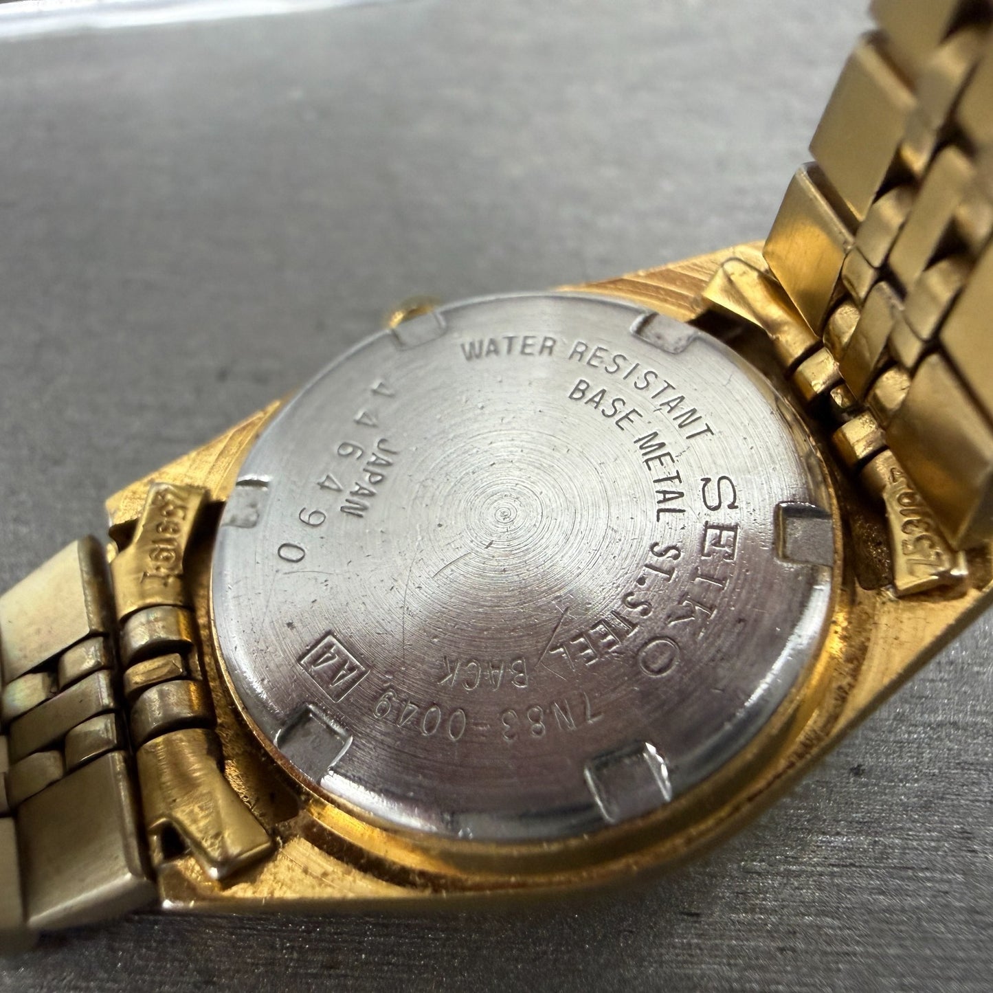 Seiko Watch Women 24mm Black Tone Gold Tone Daydate Round 7N83-0041 New BatteryD9