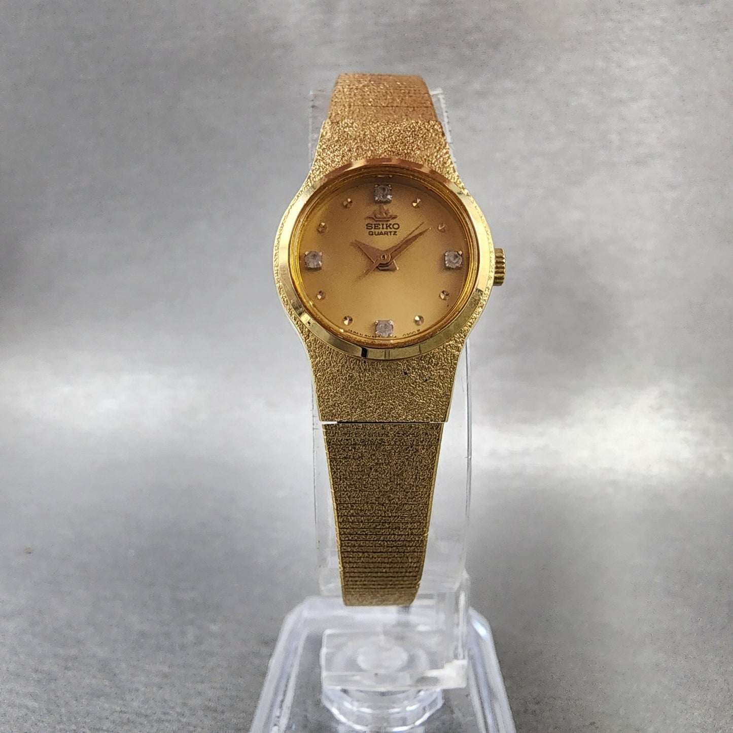 Seiko Watch Women 20mm Champagne Dial Gold Tone Round 8Y210020 New Battery5