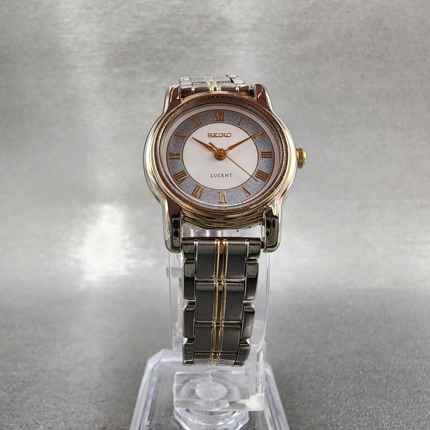 Seiko Lucent Watch Women 22mm White Dial Two Tone 1f210j80 New Battery5