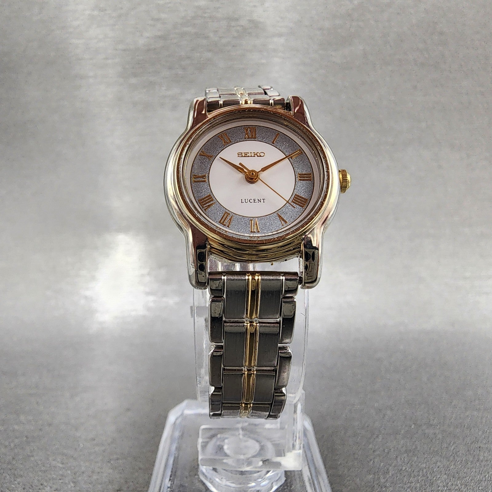 Seiko Lucent Watch Women 22mm White Dial Two Tone 1f210j80 New Battery5