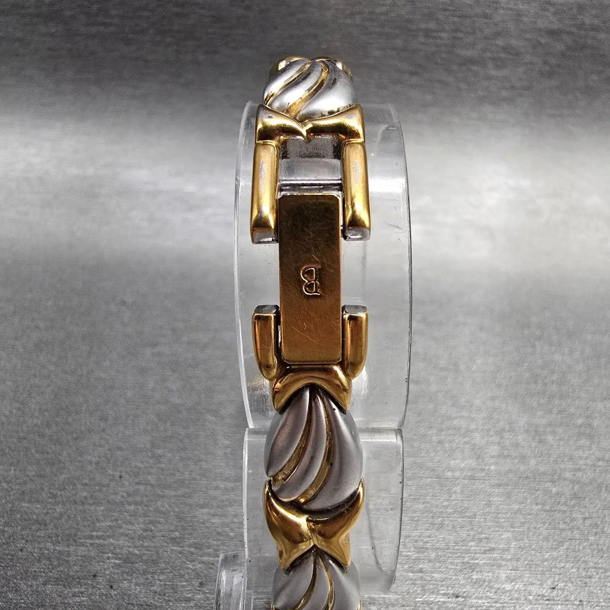 Bulova Watch Women 17mm MOP Dial Two Tone Oval 98T00 New Battery Bracelet VTG7