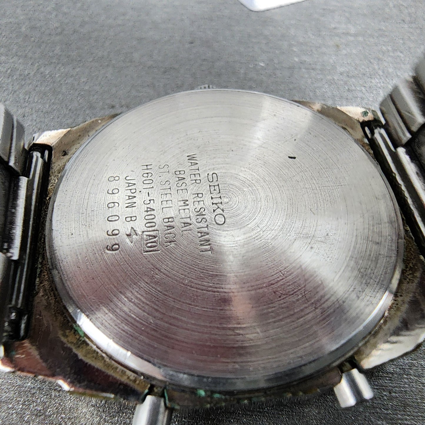 Seiko Analog Digital Watch Men 33mm White Dial Silver Tone H6015400 PARTS10