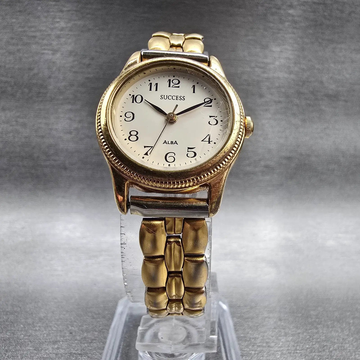 Alba Success Watch Women 24mm Ivory Dial Gold Tone Round V701-1720 New Battery5