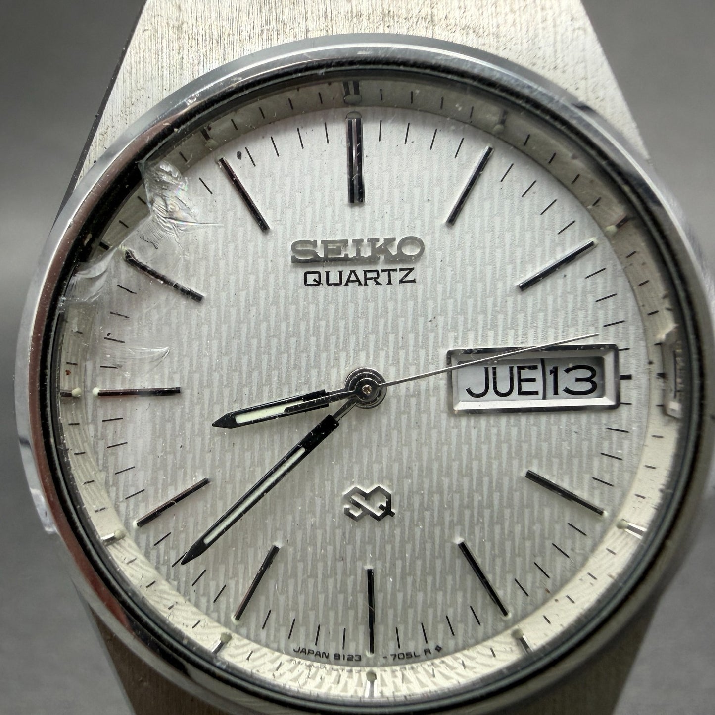 Seiko SQ Watch Men 35mm Silver Dial Silver Tone Daydate Round 8123 PARTS2