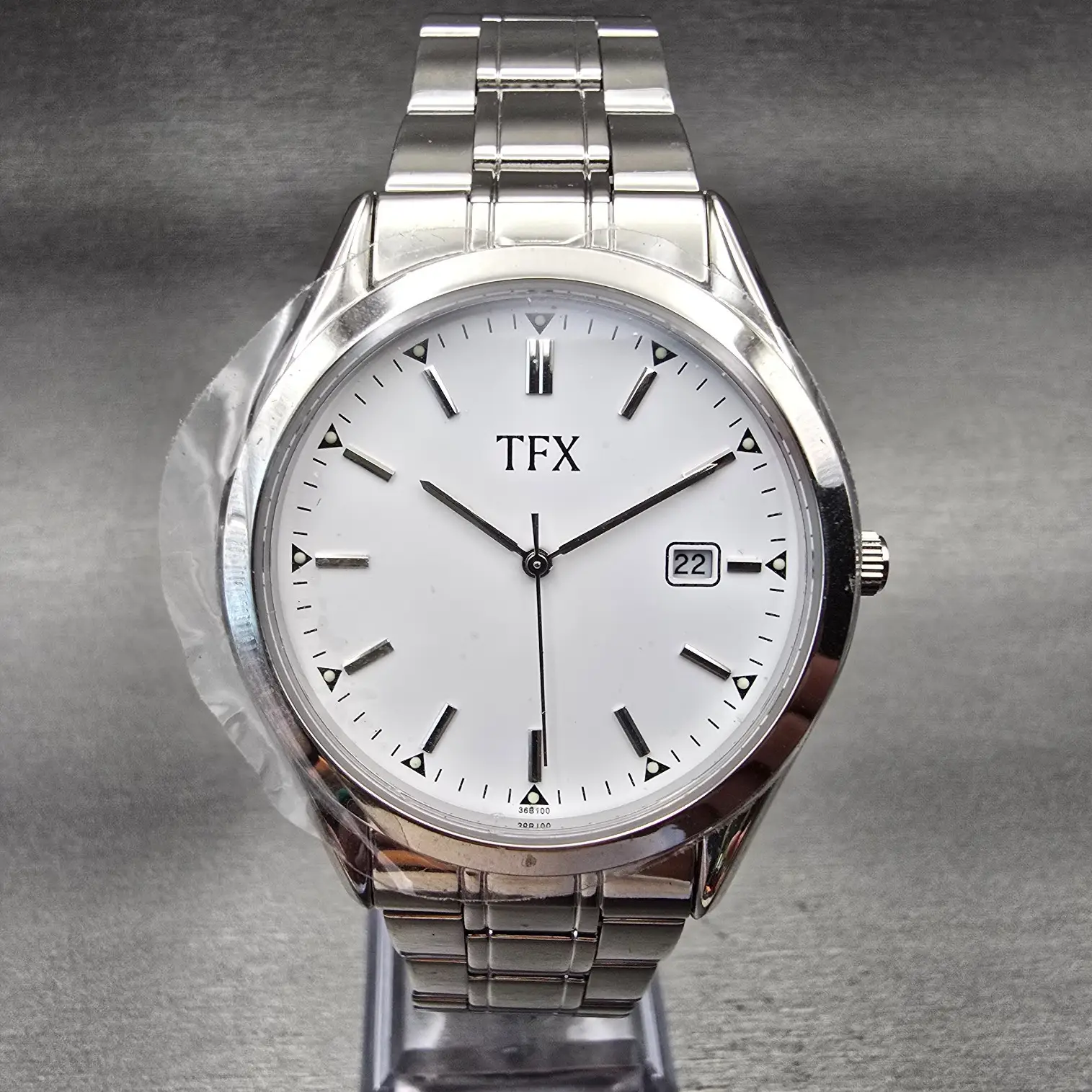 Bulova TFX Watch Men 40mm White Dial Silver Tone Date Round 36B100 New Battery0
