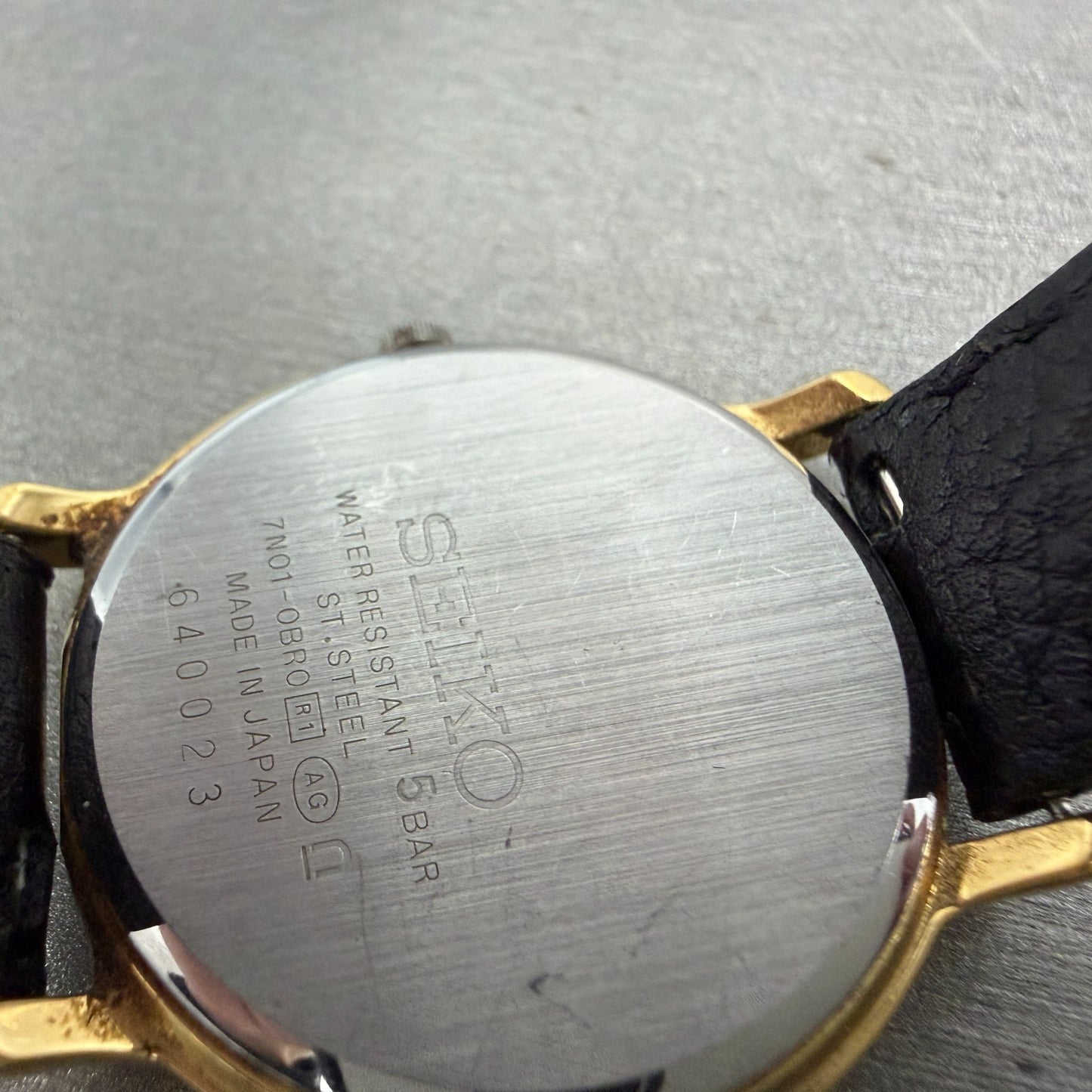 Seiko Watch Men 33mm Champagne Dial Gold Tone Round 7n01-0br0 New Battery9