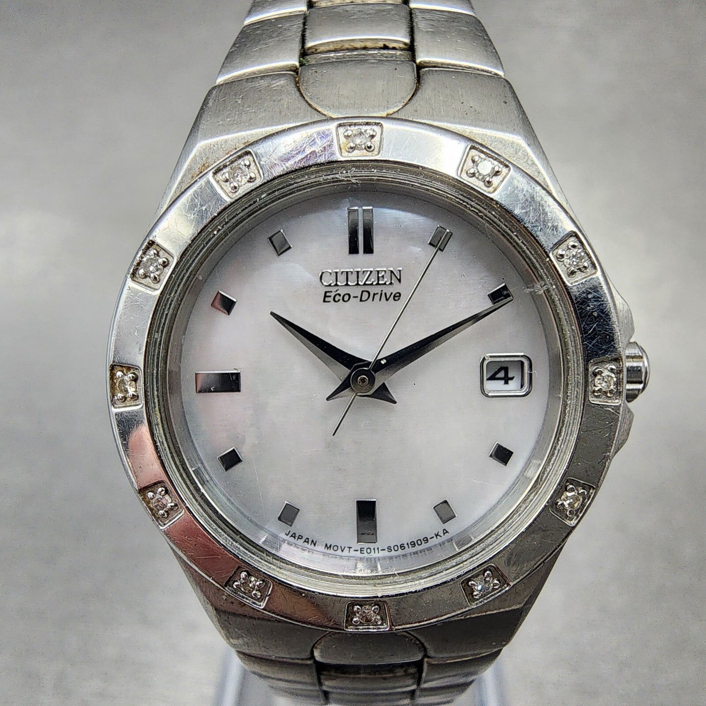 Citizen EcoDrive Watch Women 26mm MOP Dial Stainless Steel Date Diamonds Runs1